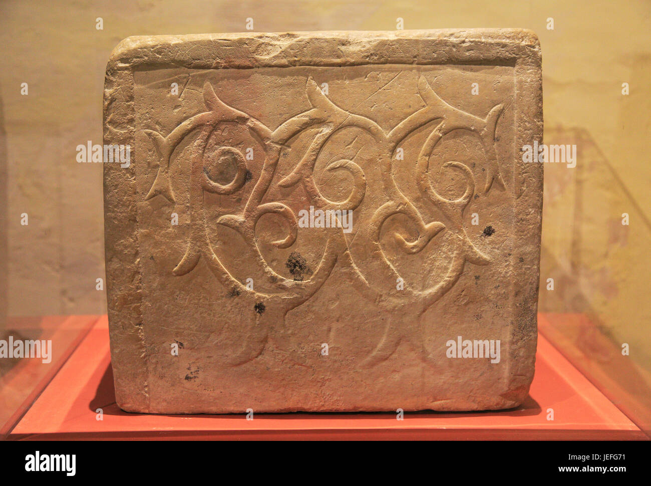 Geschnitzten Stein neolithischen Spiral-Design, National Museum of Archaeology, Valletta, Malta Stockfoto