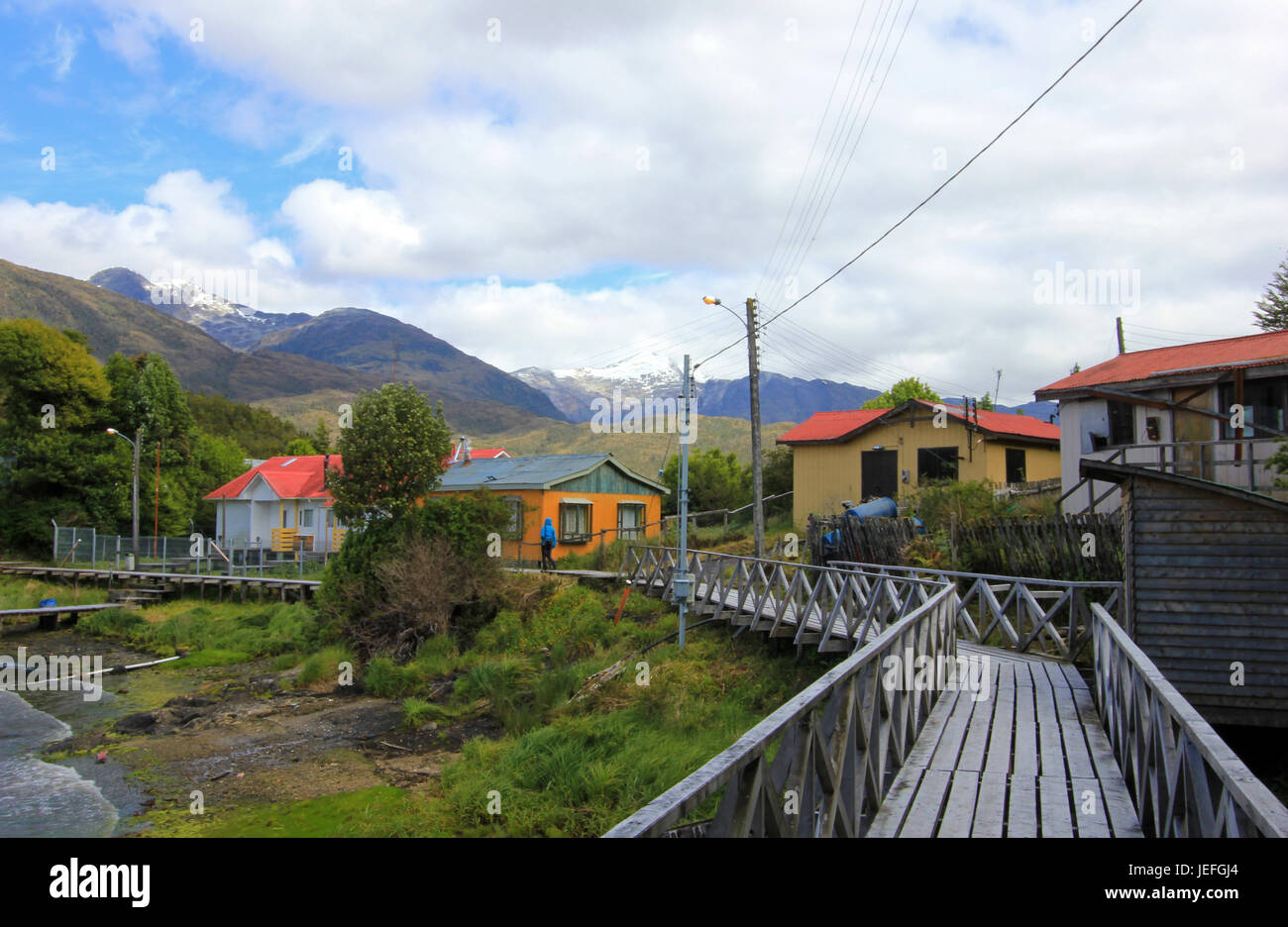 Promenade des isolierten Puerto Eden in Wellington Inseln, Fjorden des südlichen Chile, Provinz Ultima Esparanza Stockfoto