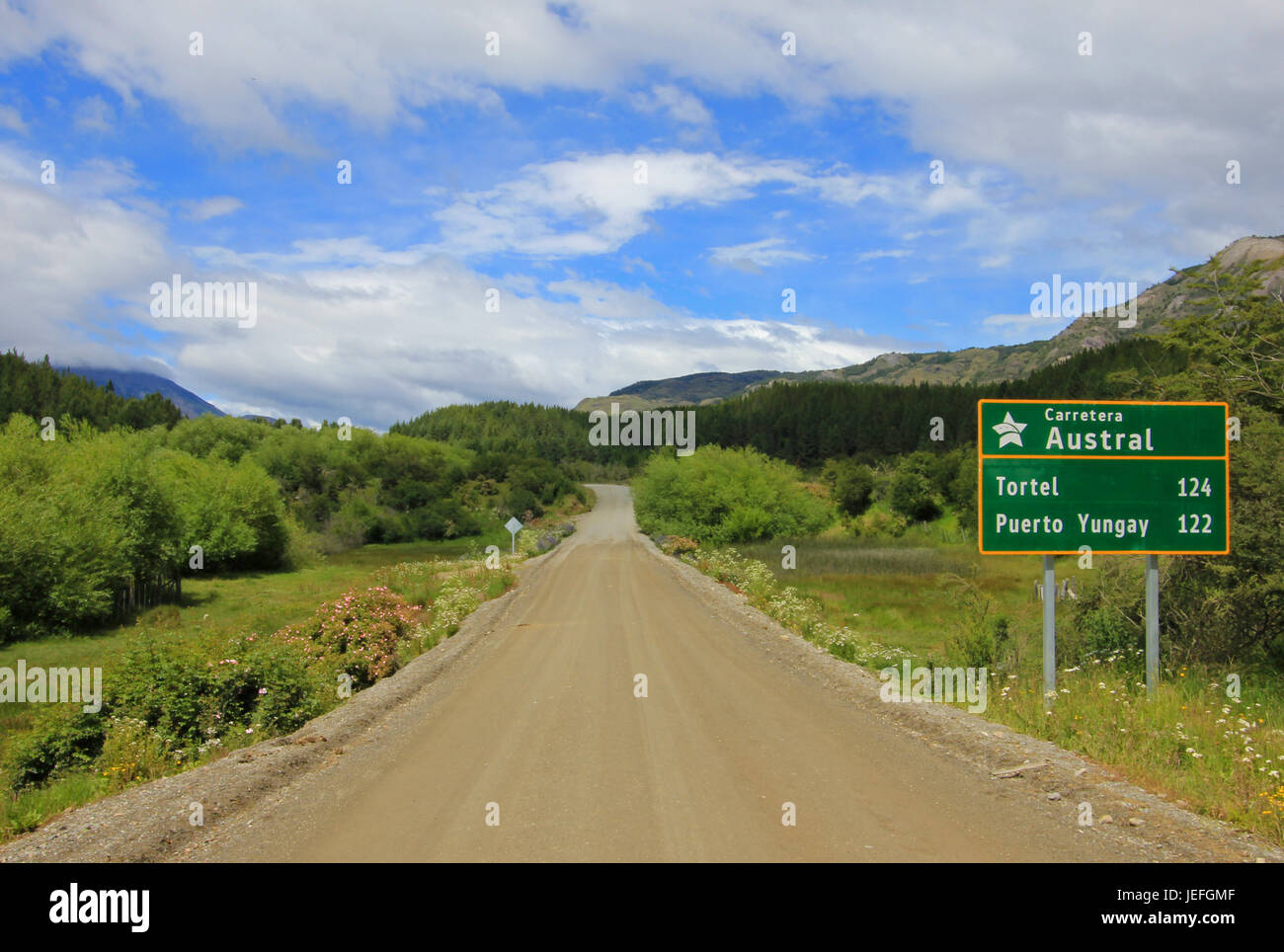 Carretera Austral Autobahn, Ruta 7, mit Schild, Patagonien Chile Stockfoto