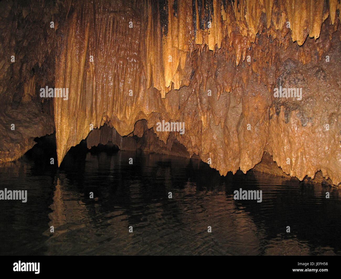 Stalaktiten in der Barton Creek Höhle, Belize Stockfoto