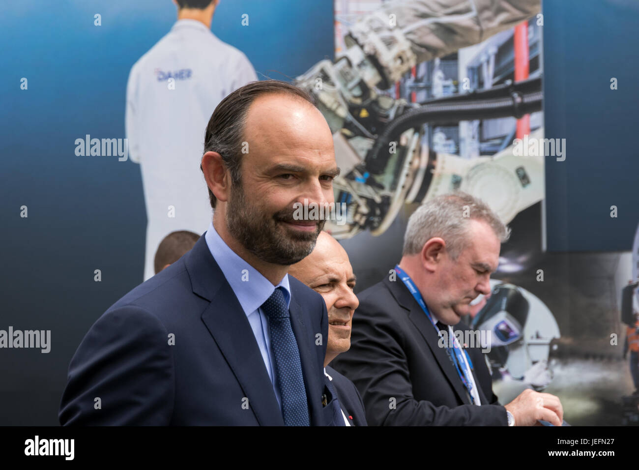 PARIS, Frankreich - 23. Juni 2017: Französische Premierminister Edouard Philippe Besuch verschiedener Luft-und Raumfahrtunternehmen auf der Paris Air Show 2017 Stockfoto