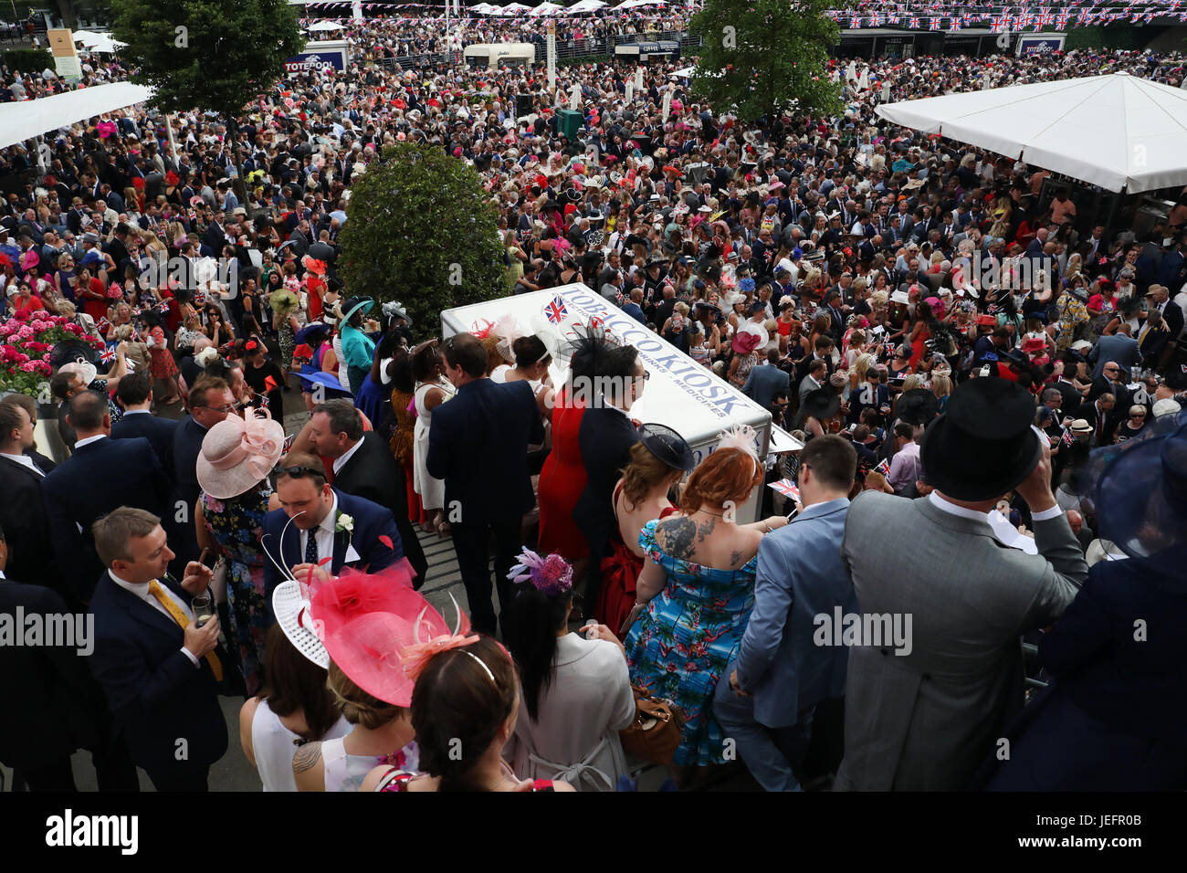 Ascot, Großbritannien. 22. Juni 2017, Royal Ascot-Rennen, Ladies Day, England Stockfoto