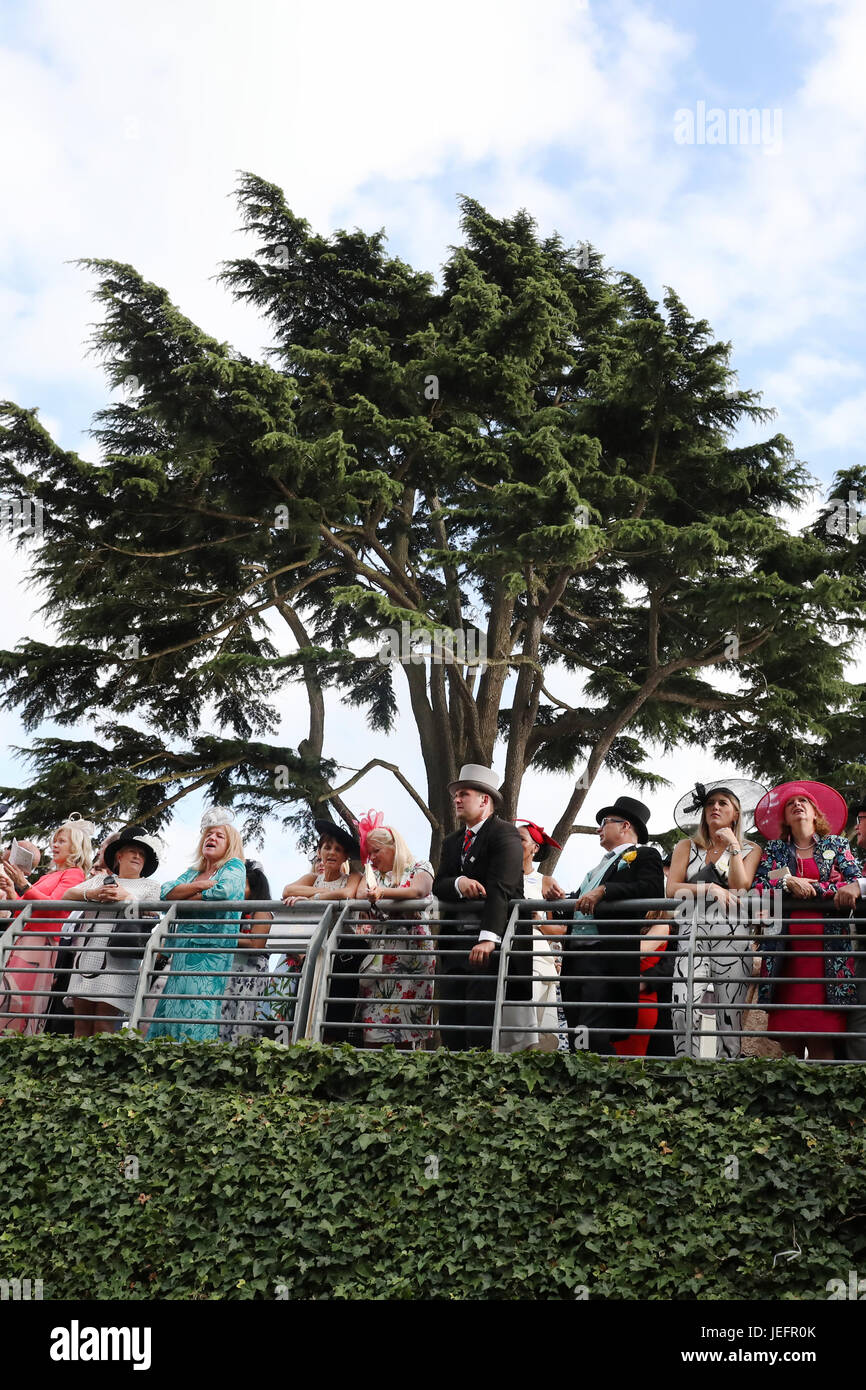 Ascot, Großbritannien. 22. Juni 2017, Royal Ascot-Rennen, Ladies Day, England Stockfoto