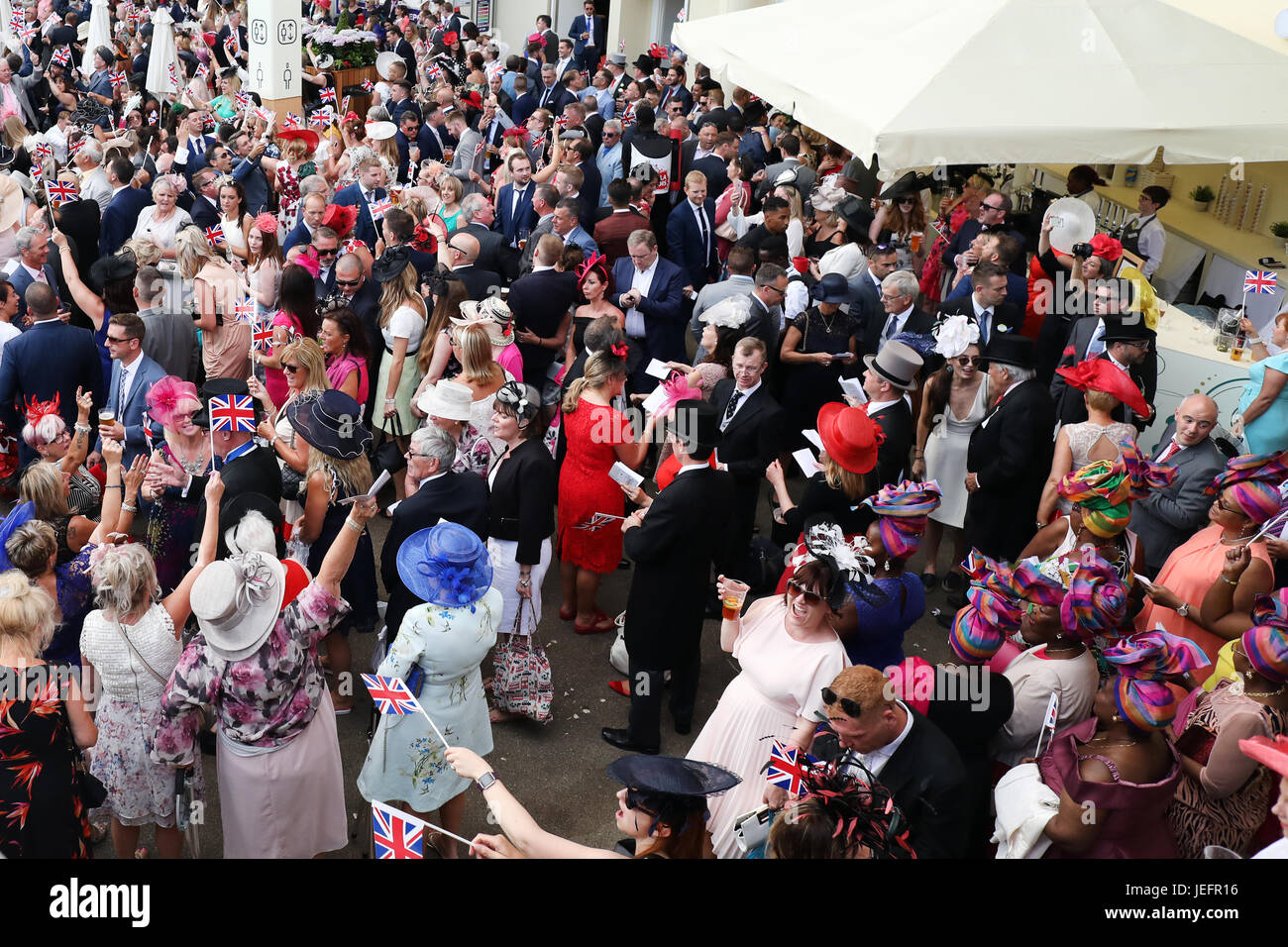 Ascot, Großbritannien. 22. Juni 2017, Royal Ascot-Rennen, Ladies Day, England Stockfoto
