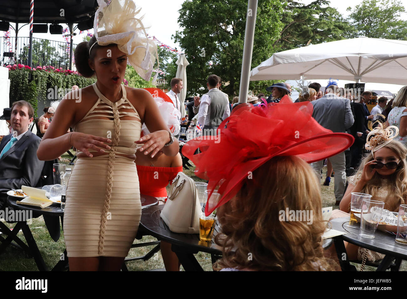 Ascot, Großbritannien. 22. Juni 2017, Royal Ascot-Rennen, Ladies Day, England Stockfoto