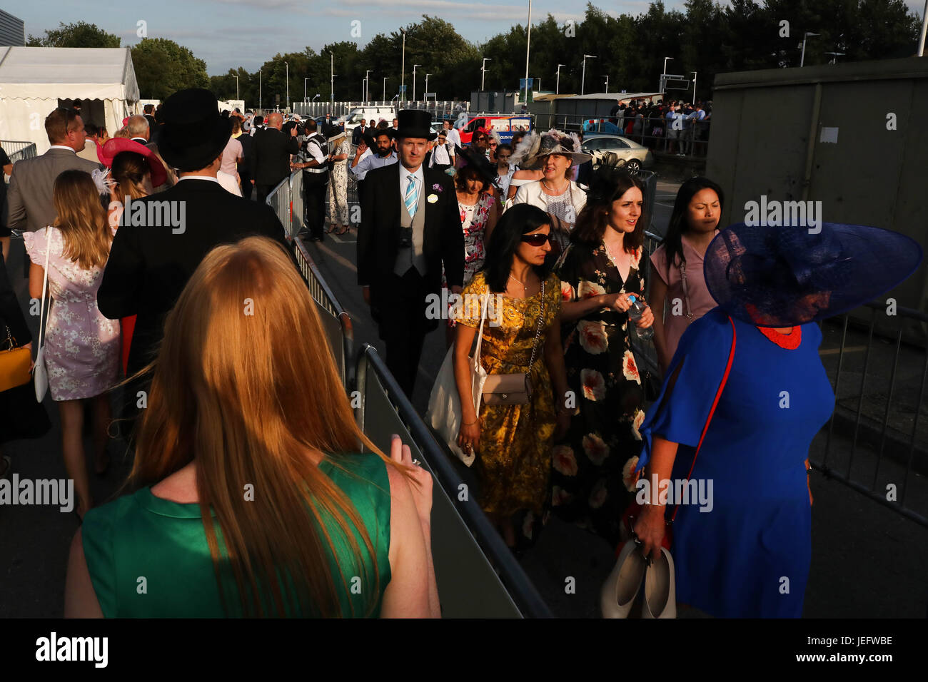 Ascot, Großbritannien. 22. Juni 2017, Royal Ascot-Rennen, Ladies Day, England Stockfoto