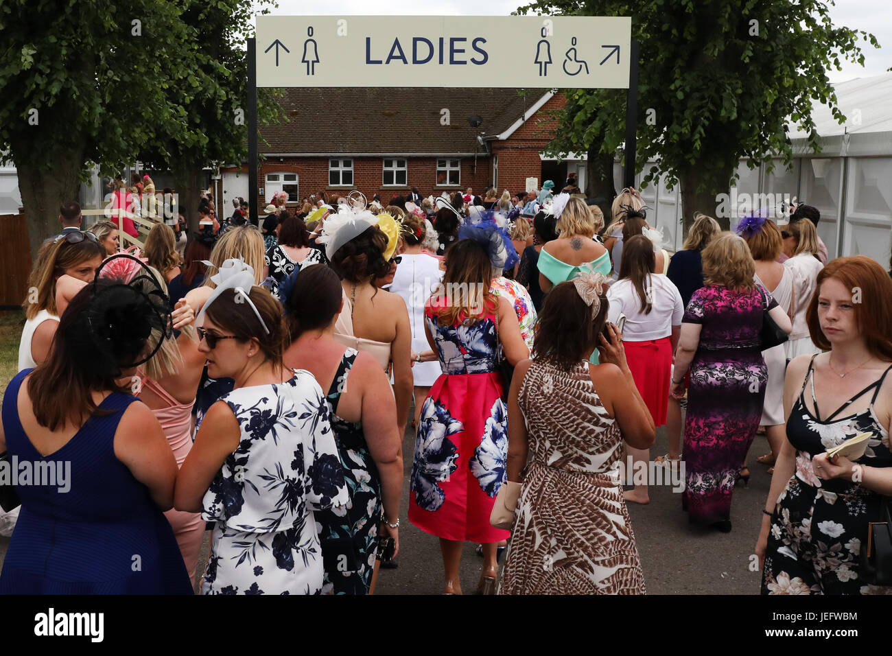 Ascot, Großbritannien. 22. Juni 2017, Royal Ascot-Rennen, Ladies Day, England Stockfoto