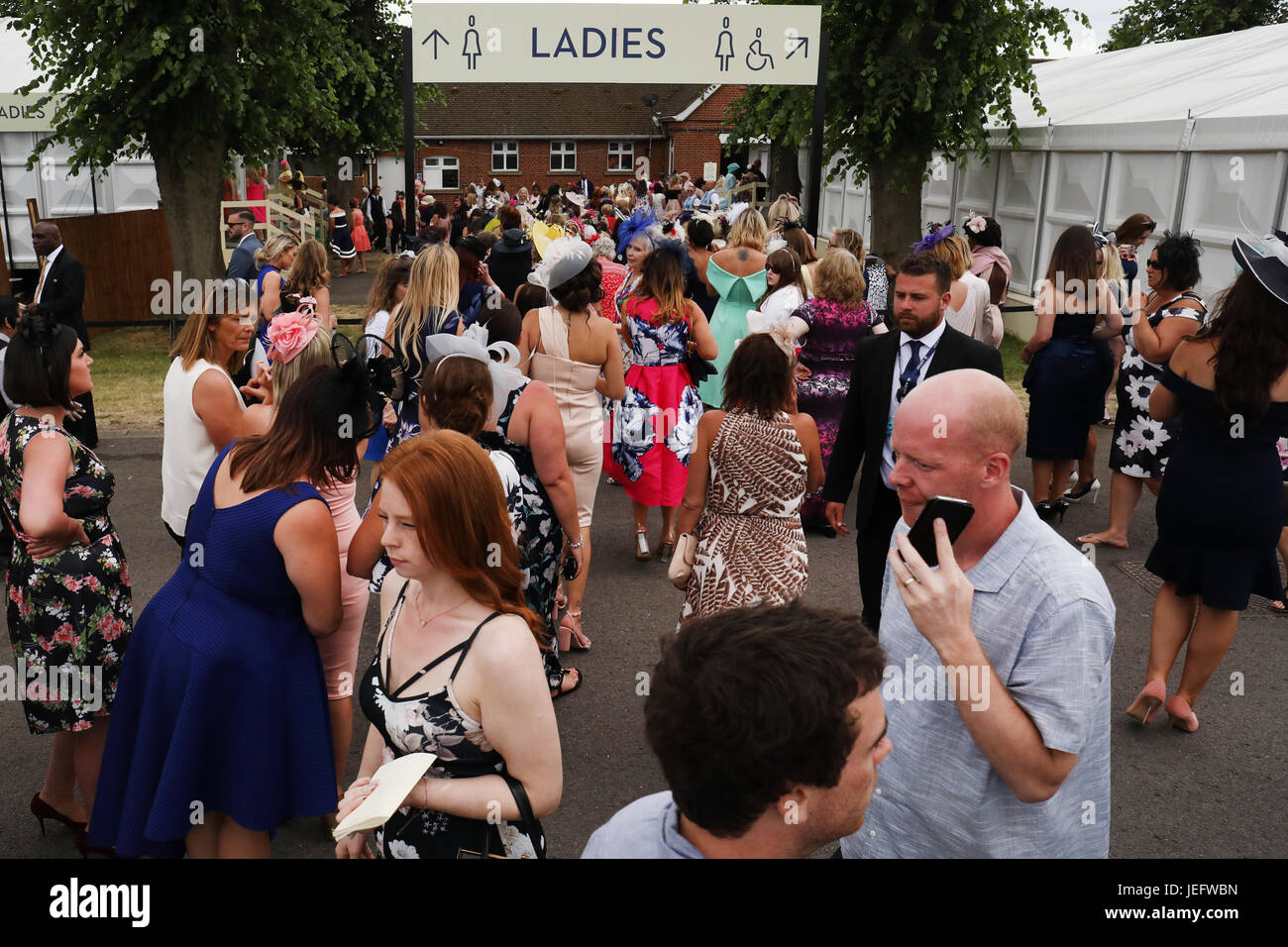 Ascot, Großbritannien. 22. Juni 2017, Royal Ascot-Rennen, Ladies Day, England Stockfoto