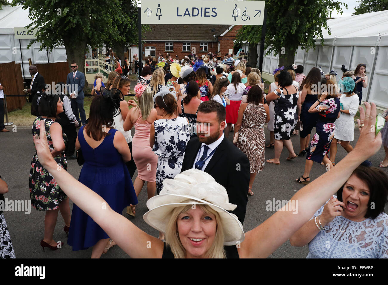 Ascot, Großbritannien. 22. Juni 2017, Royal Ascot-Rennen, Ladies Day, England Stockfoto