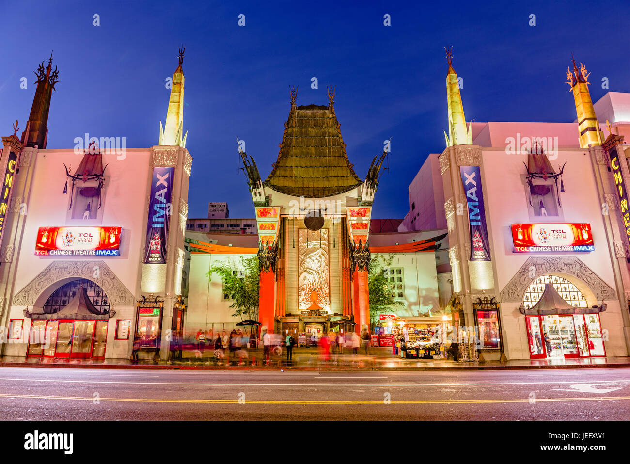 LOS ANGELES, Kalifornien - 1. März 2016: Graumans Chinese Theatre am Hollywood Boulevard. Das Theater hat zahlreiche Premieren und Veranstaltungen seit gehostet. Stockfoto