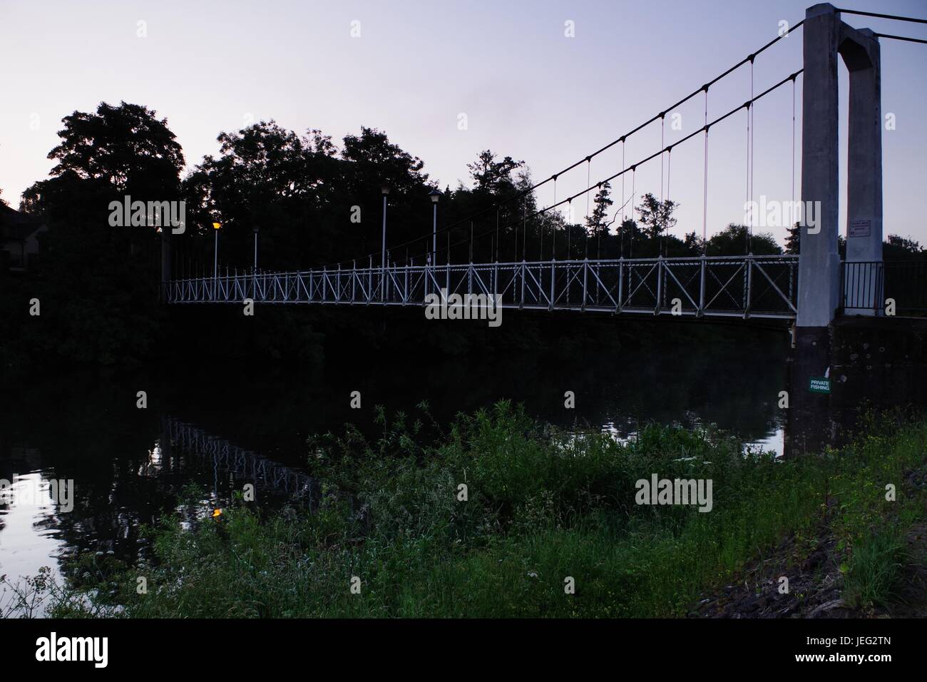 Trews Weir Hängebrücke über den Fluss exe, Exeter Quay. Devon, Großbritannien. Juni 2017. Stockfoto