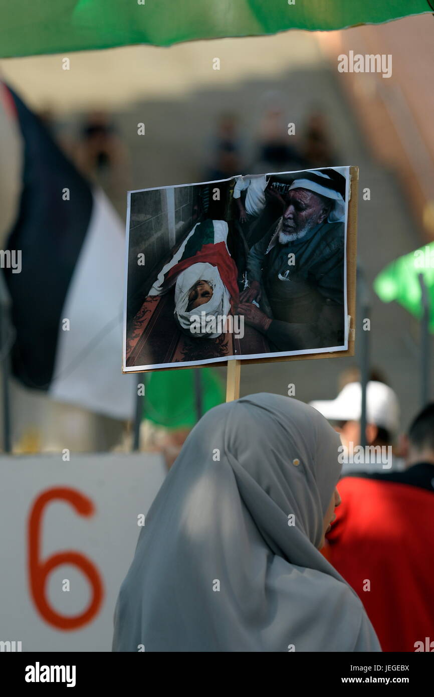 Wien, Österreich. 24. Juni 2017. Demonstration auf der internationalen Al-Quds-Tag Wien - freies Palästina. Demonstration für Frieden in Palästina. Bildnachweis: Franz Perc/Alamy Live-Nachrichten Stockfoto