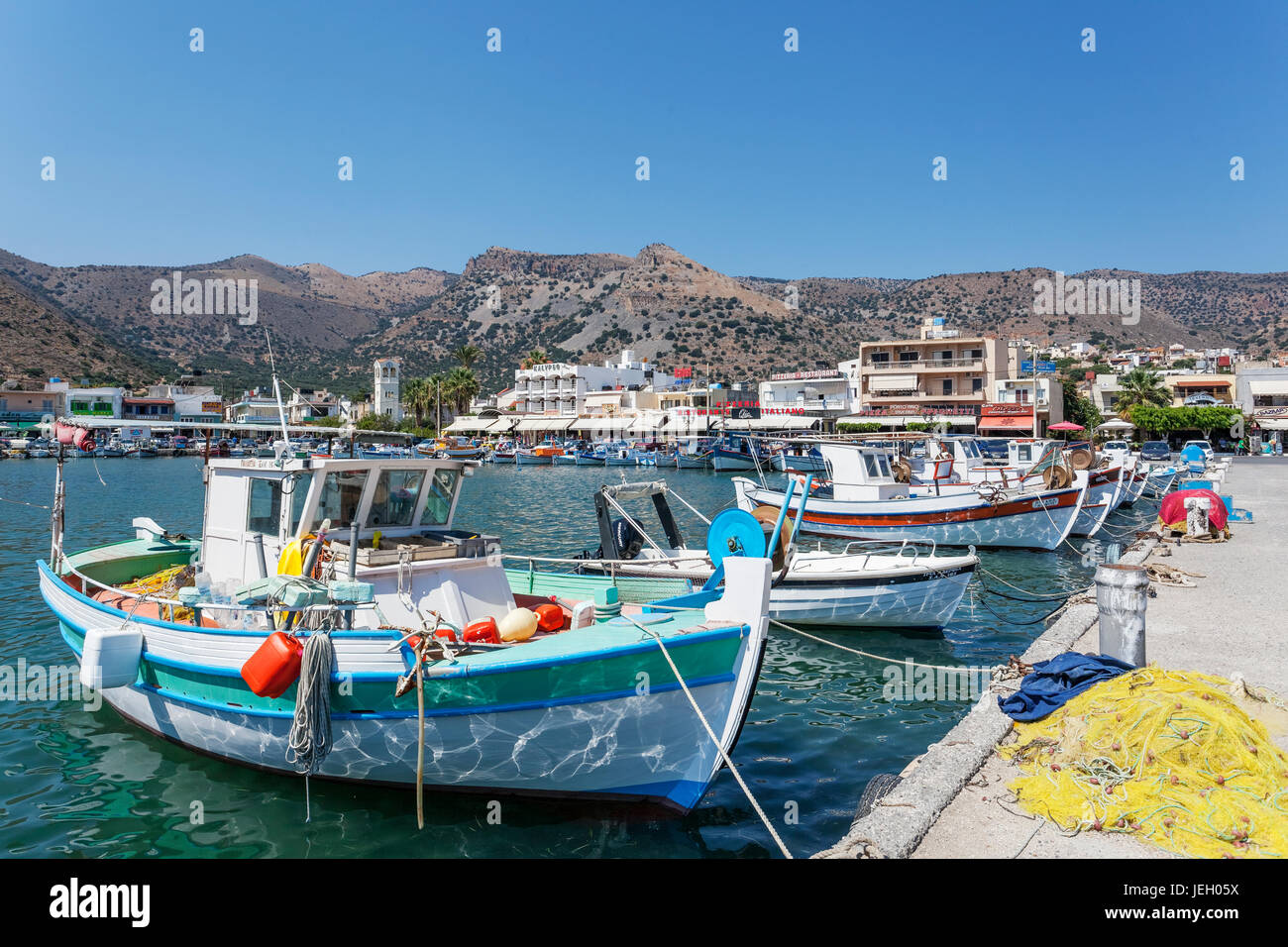 Angelboote/Fischerboote in See Überlieferung, Agios Nikolaos, Kreta, Griechenland Stockfoto