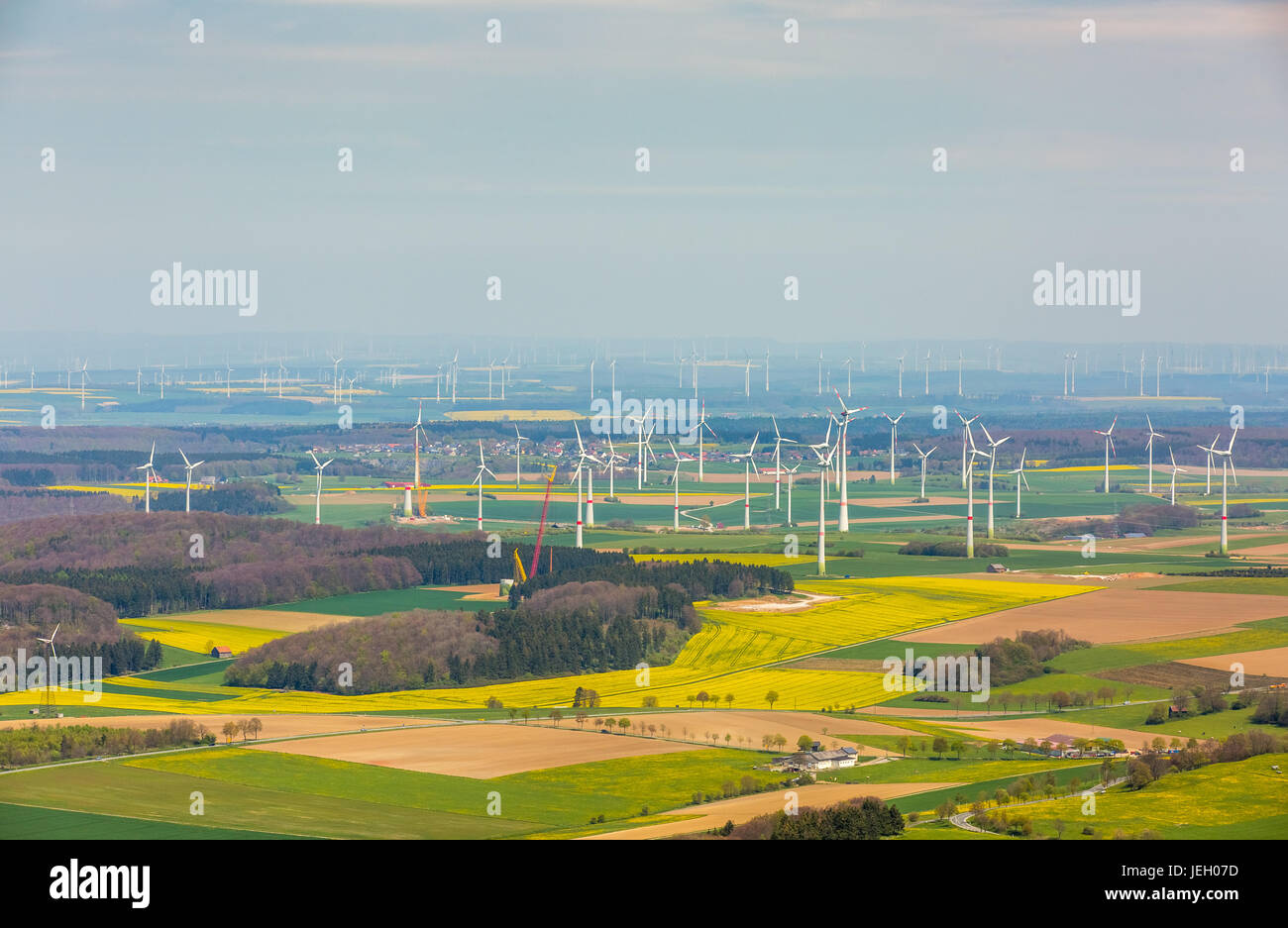 Windkraftanlagen auf dem Paderborner Hochebene, Westfälische Bucht Wind park, Bad Wünnenberg, Ostwestfalen-Lippe, Bürener Land Stockfoto