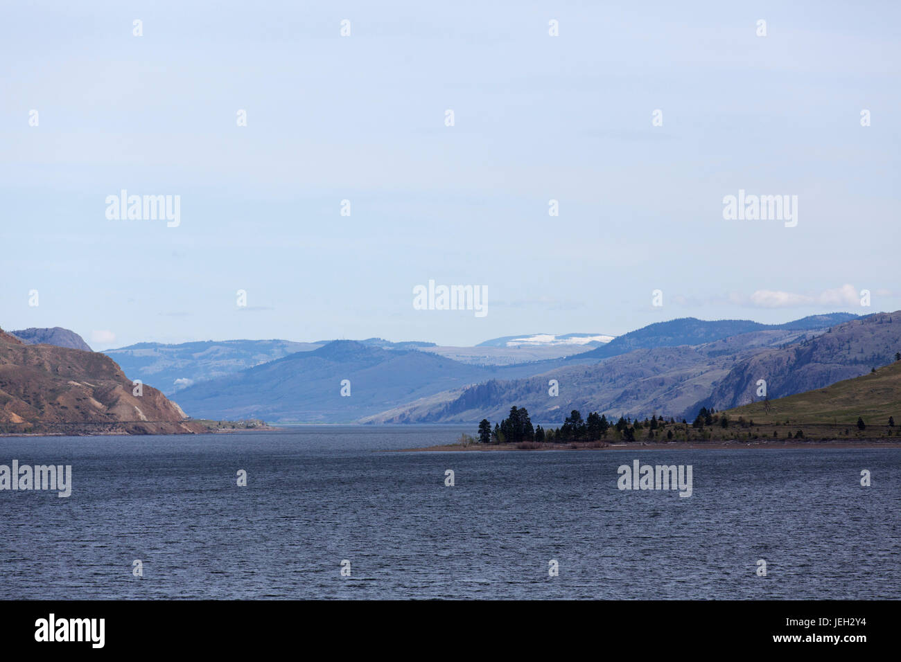 Kamloops Lake in British Columbia, Kanada. Der See wird durch Wasser fließt aus dem Thompson River gebildet und liegt in der Nähe der Stadt Kamloops. Stockfoto