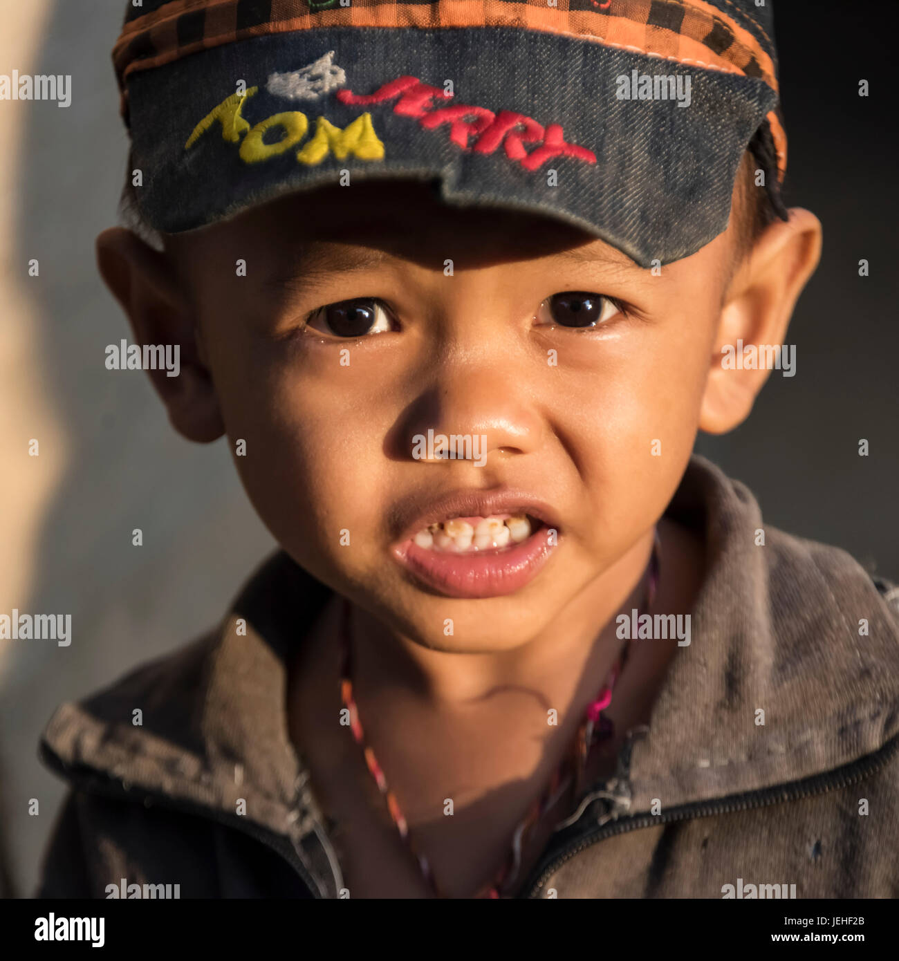 Porträt eines jungen südostasiatischen Staaten; Der Provinz Luang Prabang, Laos Stockfoto