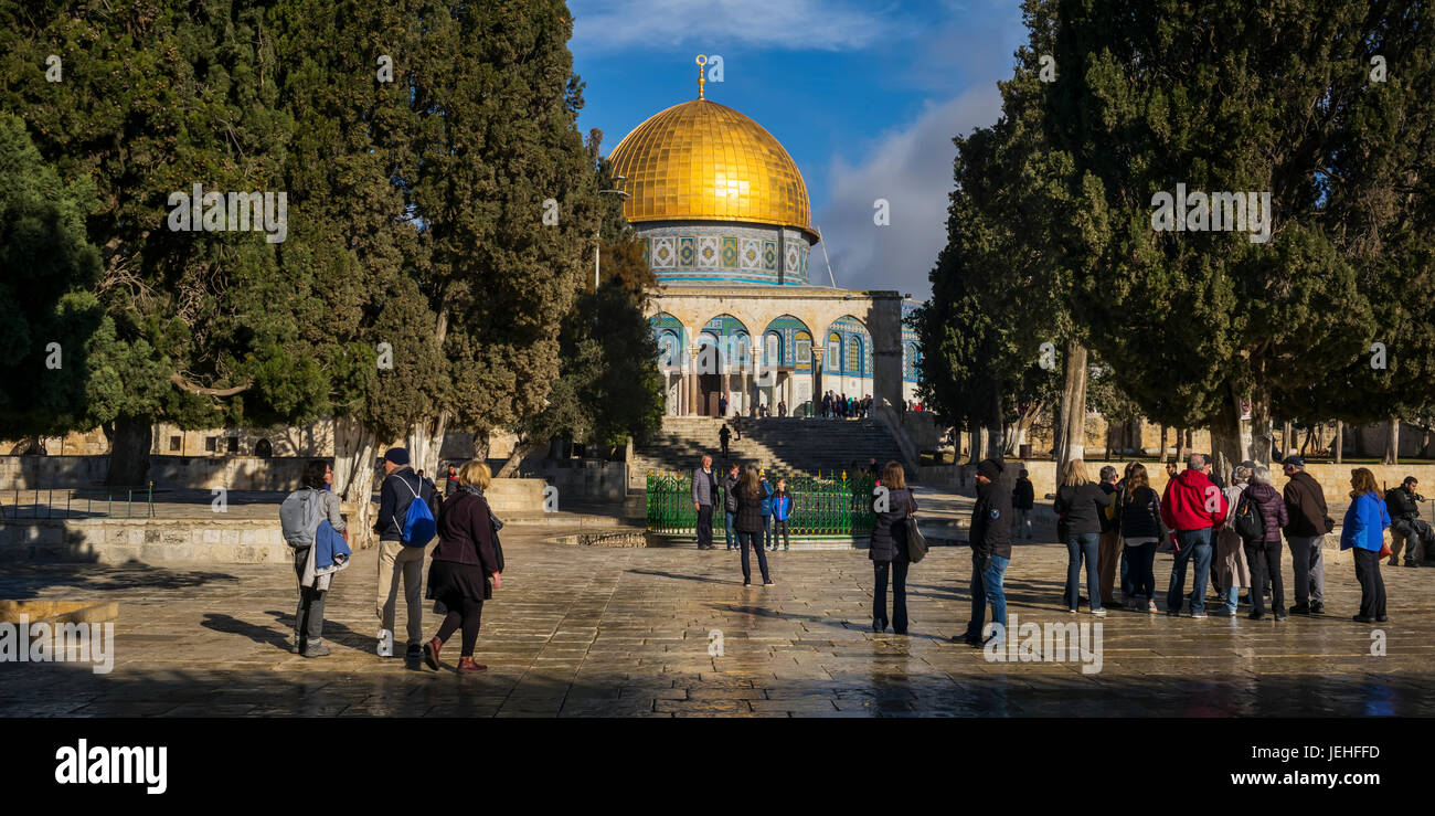 Touristen auf dem Tempelberg; Jerusalem, Israel Stockfoto