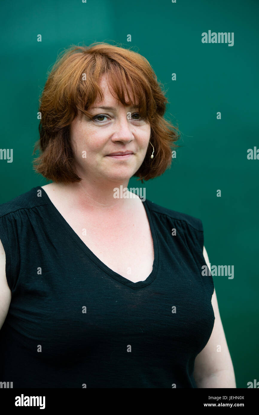 Eimear McBride, irischer Schriftsteller deren Debüt-Roman, eine Mädchen ist ein halb-gebildet Ding, gewann den ersten Goldschmiede-Preis im Jahr 2013 und 2014 Baileys Frauen Prize for Fiction.  auf dem 2017 Hay Festival der Literatur und Kunst Wales Hay on Wye, UK Stockfoto