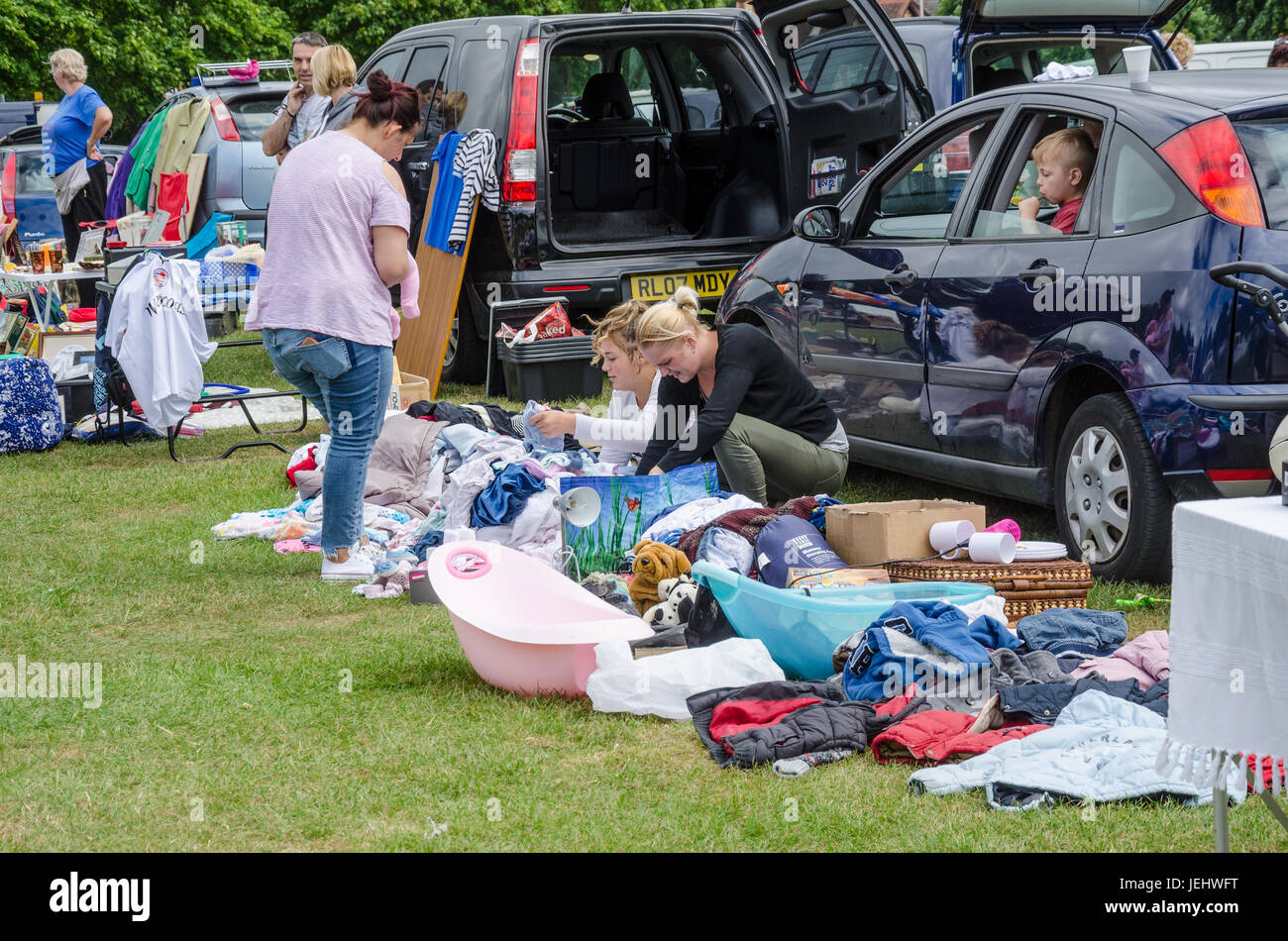 Ein Flohmarkt im Prospect Park in Reading, UK. Stockfoto