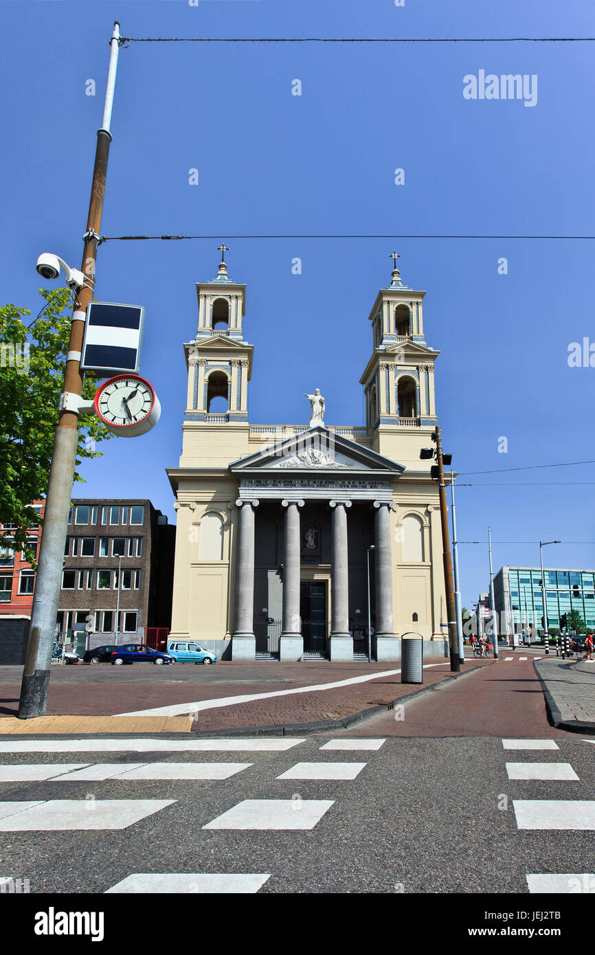 AMSTERDAM, 19. AUGUST 2012. Moses & Aaron Kirche in Amsterdam. Diese Kirche am Waterloo Platz ist ein wichtiges Kulturerbe. Stockfoto