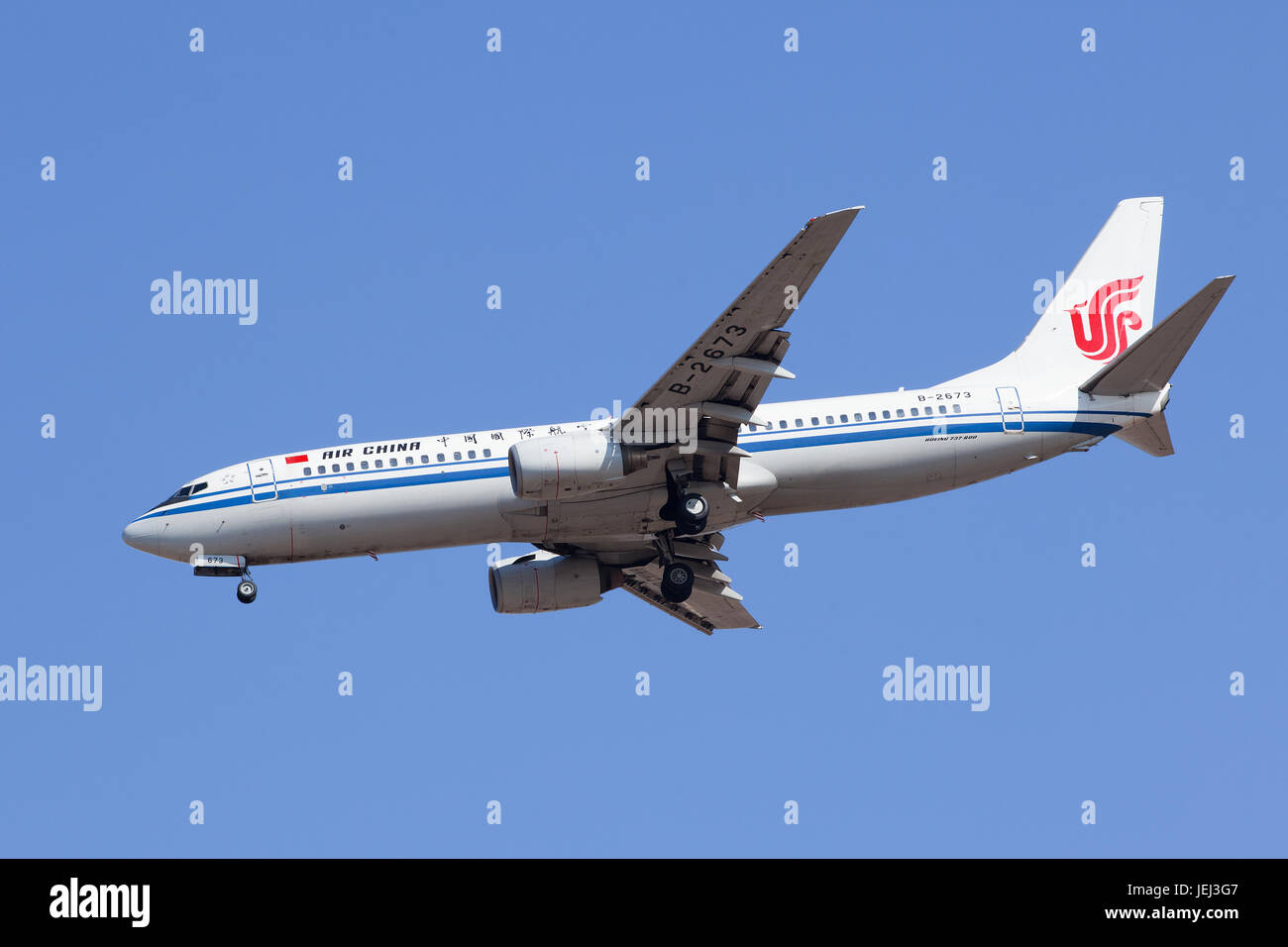 PEKING, 13. MÄRZ 2015. Air China B-2673 Boeing 737-800 landet bei BCIA. Die Boeing 737 ist ein Zweimotorjet mit kurz- bis Mittelklasse-Schmalkörper. Stockfoto