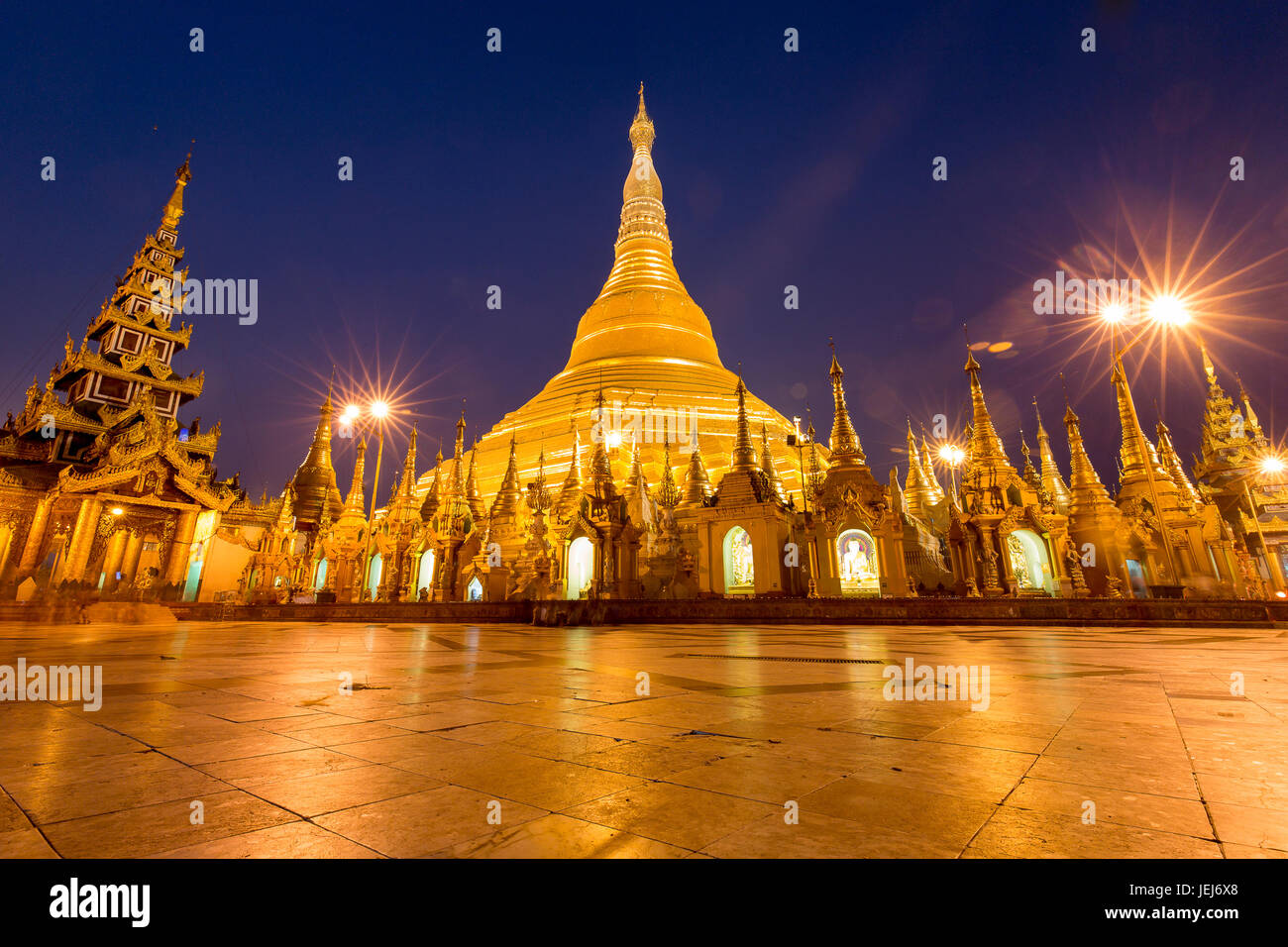 Die Shwedagon-Pagode - vergoldeten Shwedagon Zedi Daw - große Dagon Pagode - Goldene Pagode Stupa Yangon Myanmar Stockfoto