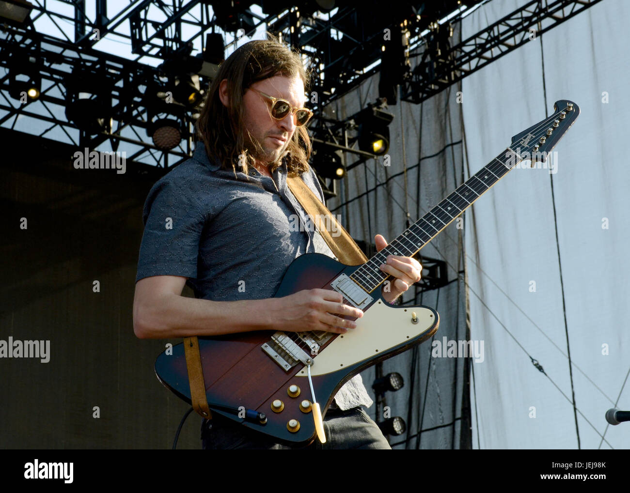 Pasadena, Kalifornien, USA. Juni 2017. Trevor Menear Dawes tritt während des Arroyo Seco Weekend am 24,2017. Juni auf der Bühne auf dem Brookside Golfplatz Pasadena, Kalifornien. Stockfoto