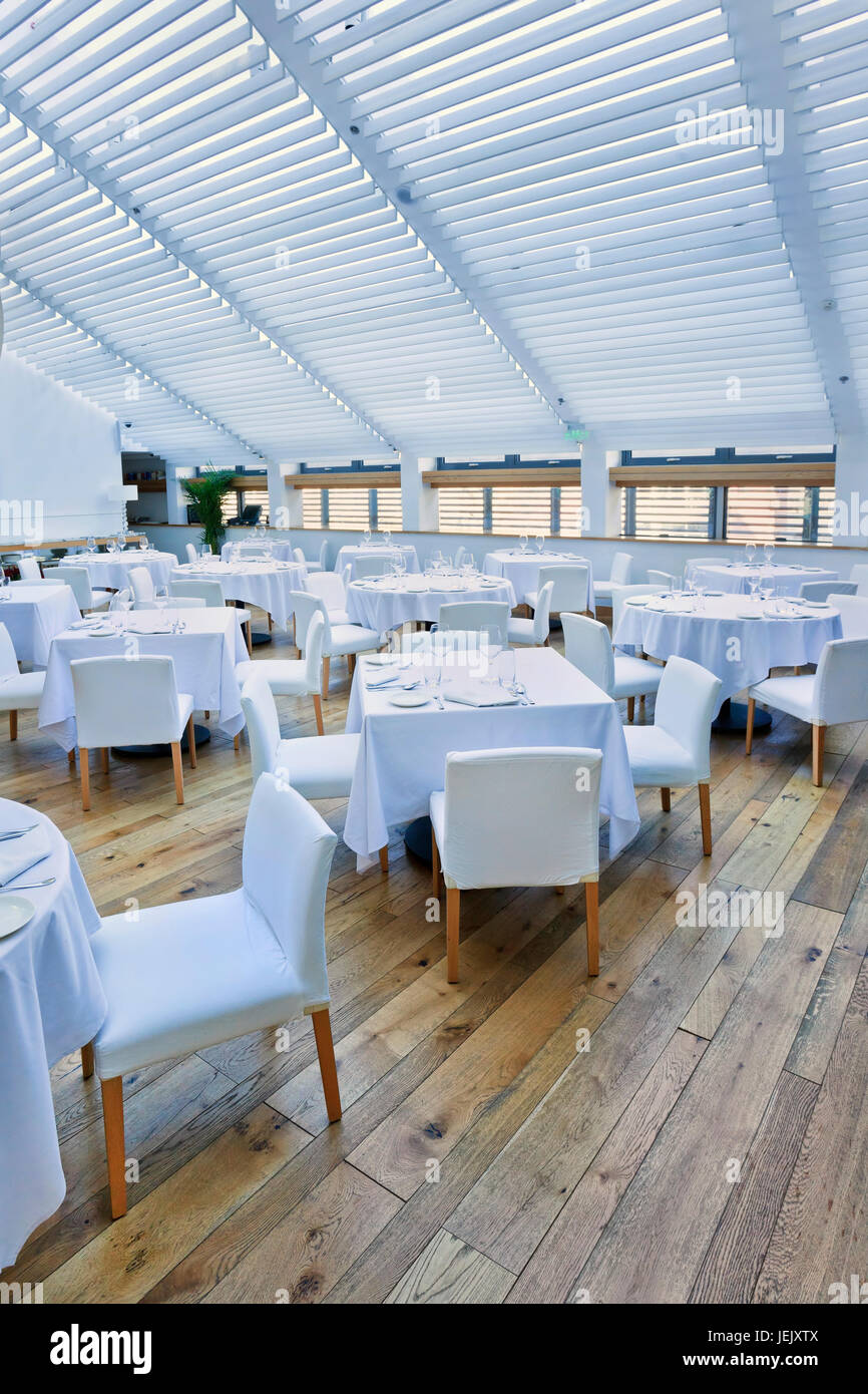 PEKING-DEC. 29. Trendige Restaurant. Als chinesische Hauptstadt und internationale Stadt bietet Peking eine große Auswahl an Gerichten, um jedes Budget zu befriedigen. Stockfoto