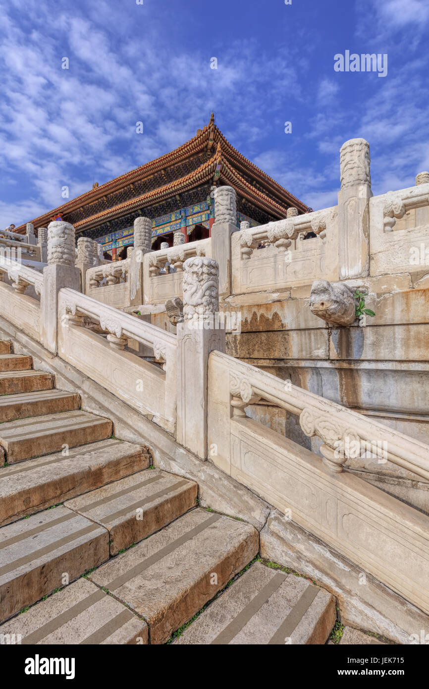 Reich verzierte Treppe an einem antiken chinesischen Palast, Peking, China Stockfoto