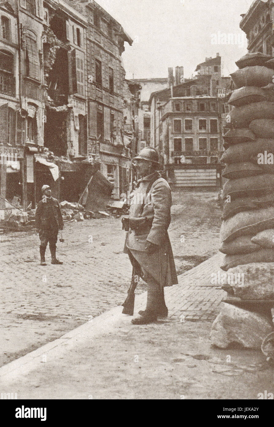 Eine Ecke von Verdun während deutsche Bombardierung, WW 1, 1916 Stockfoto