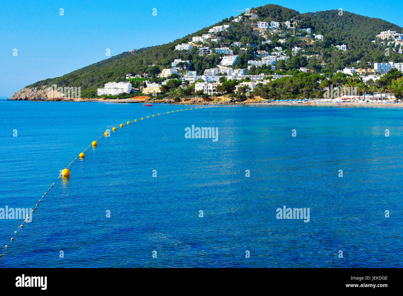 einen Panoramablick auf die Küste und die Santa Eularia Strand in Santa Eularia des Riu in Insel Ibiza, Spanien Stockfoto