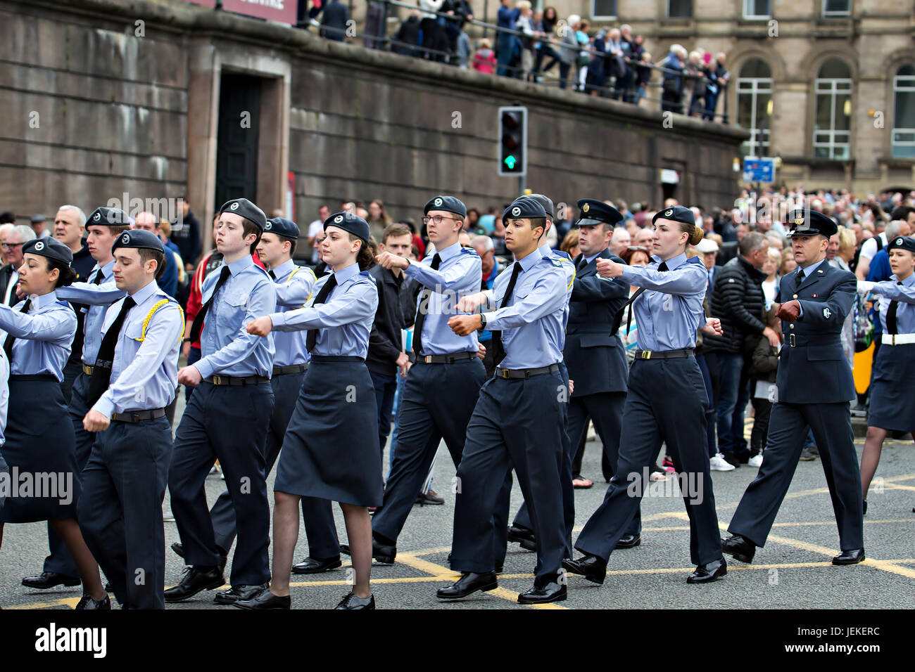 RAF-Kadetten, die Teilnahme an den Armed Forces Day parade im Jahr 2017 Liverpool UK Stockfoto