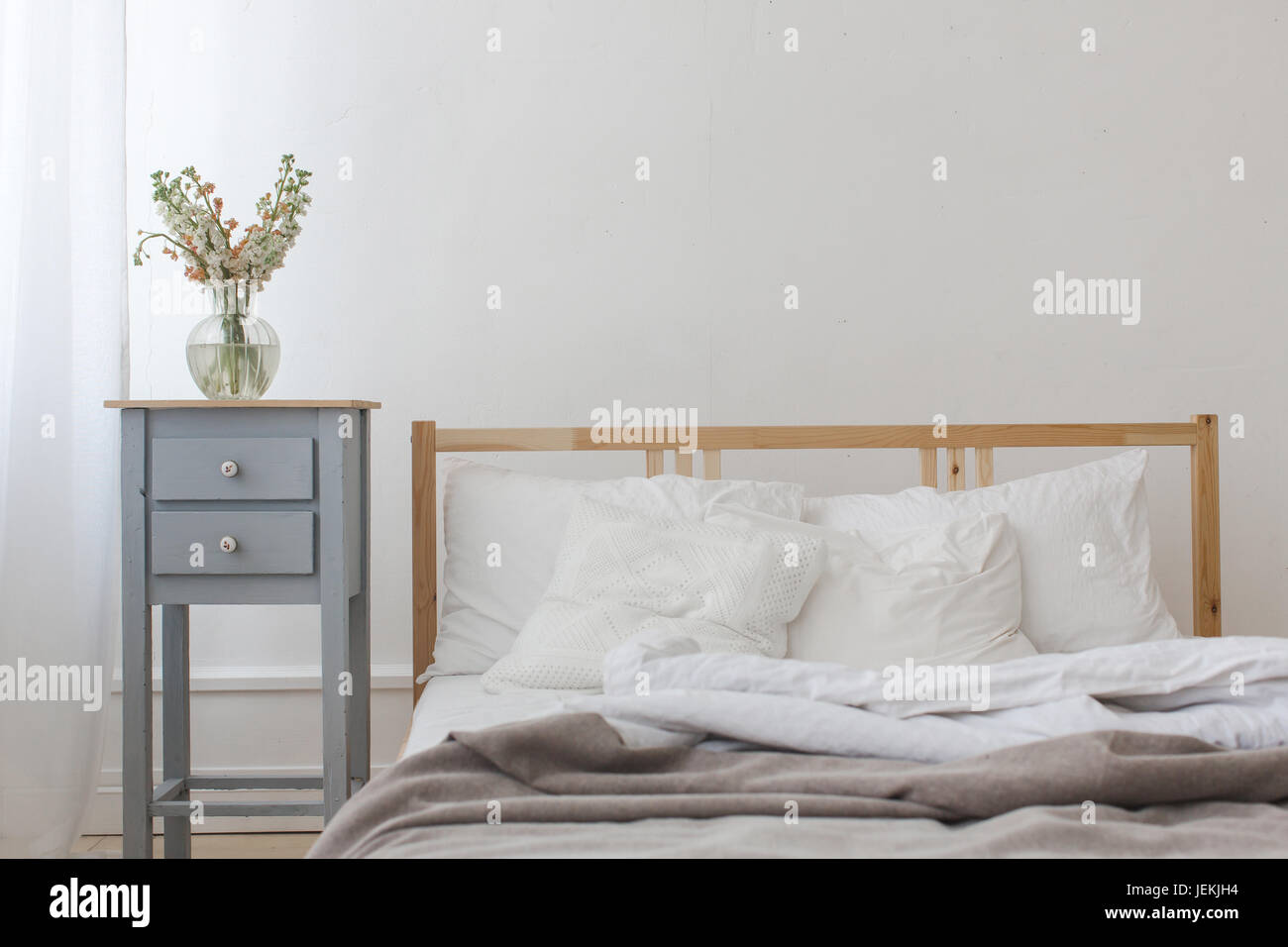Blick auf ungemachten Bett zerknittert Stockfoto