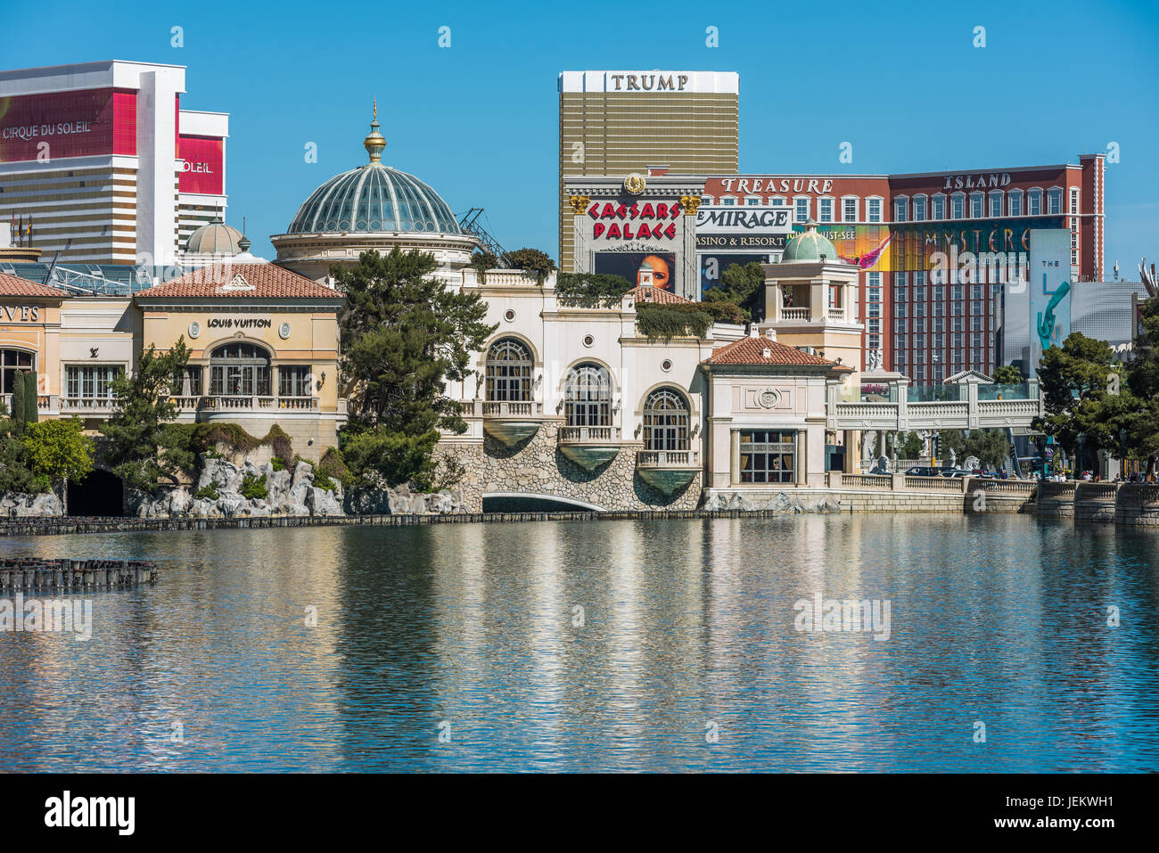 Geschäfte und Wasserbrunnen im Bellagio Hotel and Casino Stockfoto