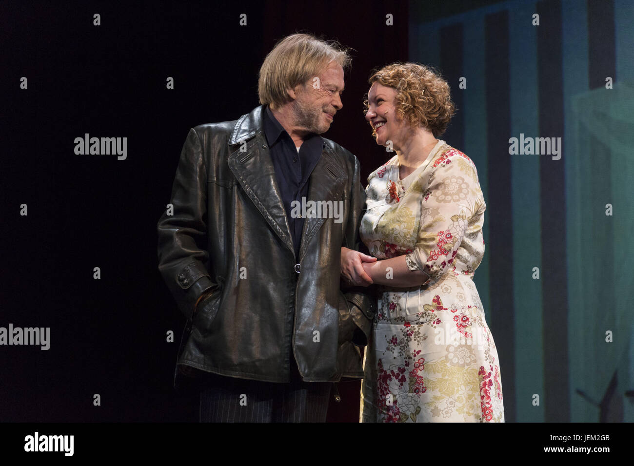 Alles für das Theater spielen "Große Freiheit Nr. 7" im St. Pauli Theater mit: Volker Lechtenbrink, Victoria Fleer wo: Hamburg, Deutschland bei: 26. Mai 2017 Stockfoto