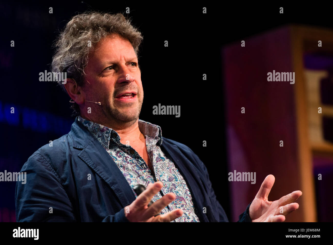 David M Pyle, Universität von Oxford, Oxford-Professor, Experte für Vulkanologie, Petrologie, Geochemie, Autor von "Vulkane: Begegnungen im Wandel der Zeit -, die an die 2017 Hay Festival of Literature and the Arts Hay on Wye, Wales UK Stockfoto