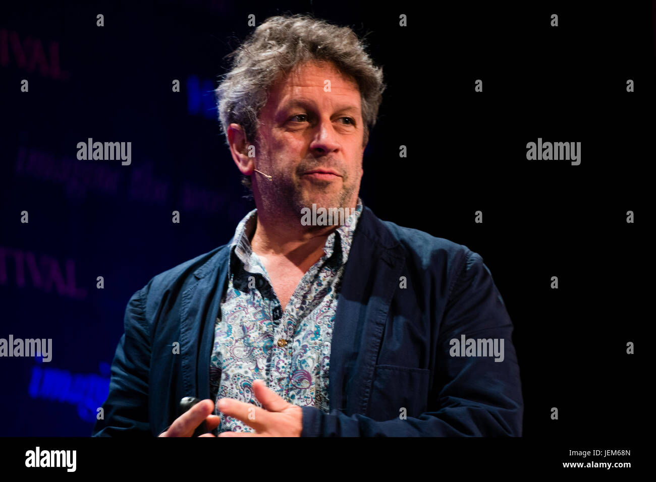 David M Pyle, Universität von Oxford, Oxford-Professor, Experte für Vulkanologie, Petrologie, Geochemie, Autor von "Vulkane: Begegnungen im Wandel der Zeit -, die an die 2017 Hay Festival of Literature and the Arts Hay on Wye, Wales UK Stockfoto