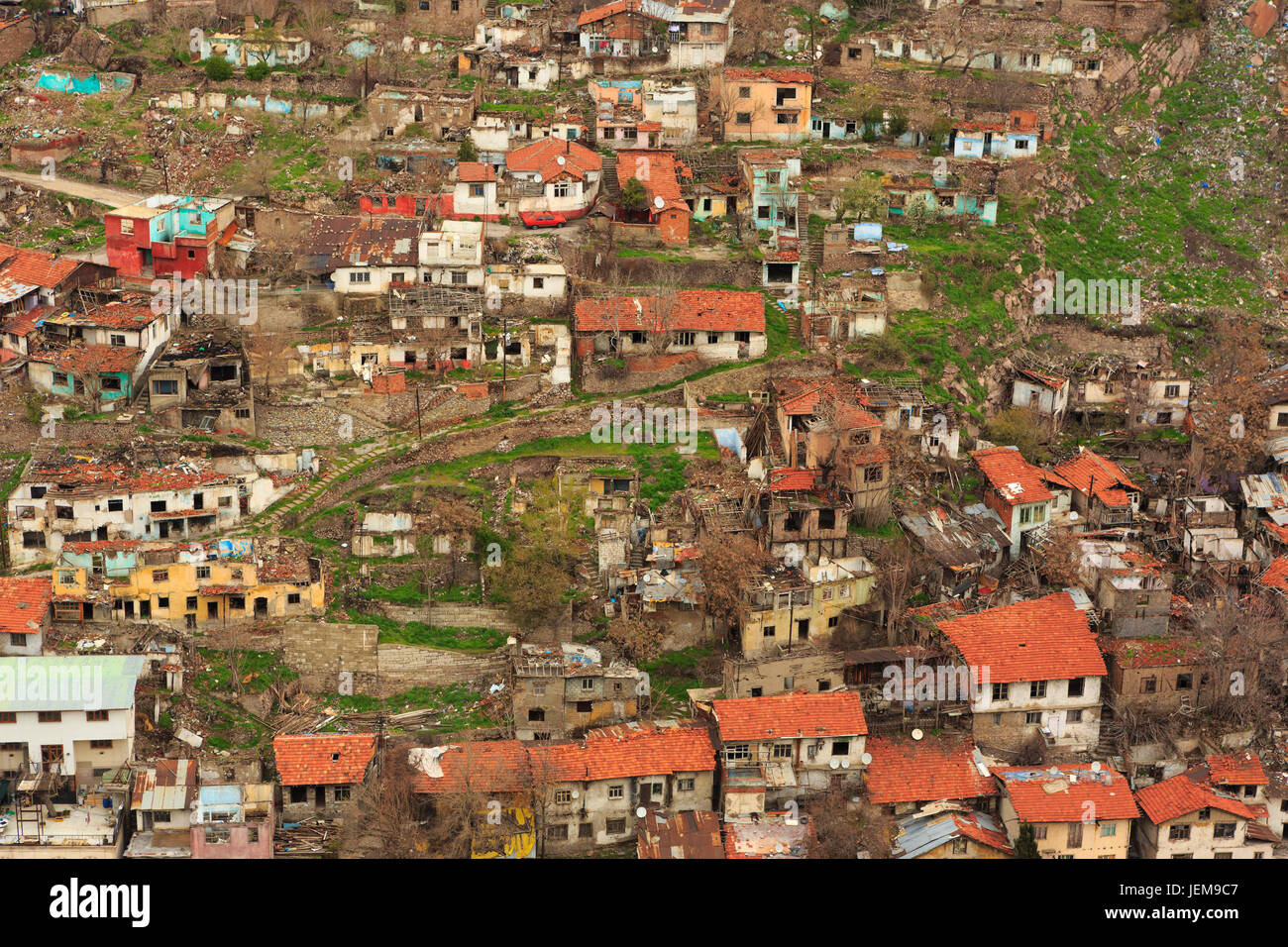 Shanty Häuser aufgrund der ungeplanten Verstädterung und erfolglosen urbane Transformation Bereich der Hauptstadt der Türkei, Ankara. Stockfoto