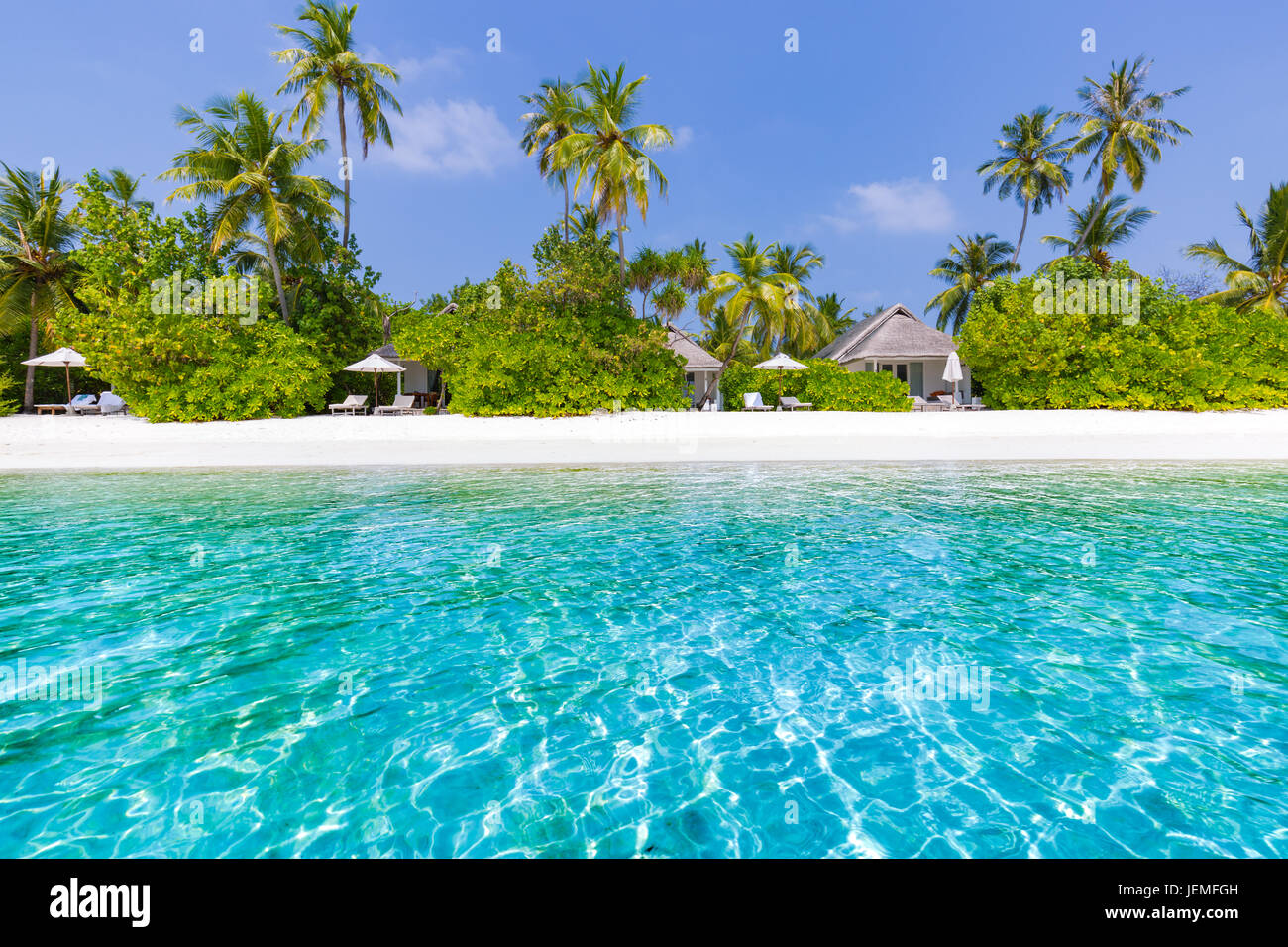 Schöner Strand Landschaft. Sommer-Urlaub und Ferien-Konzept. Inspirierende tropischen Strand. Strand Hintergrund banner Stockfoto