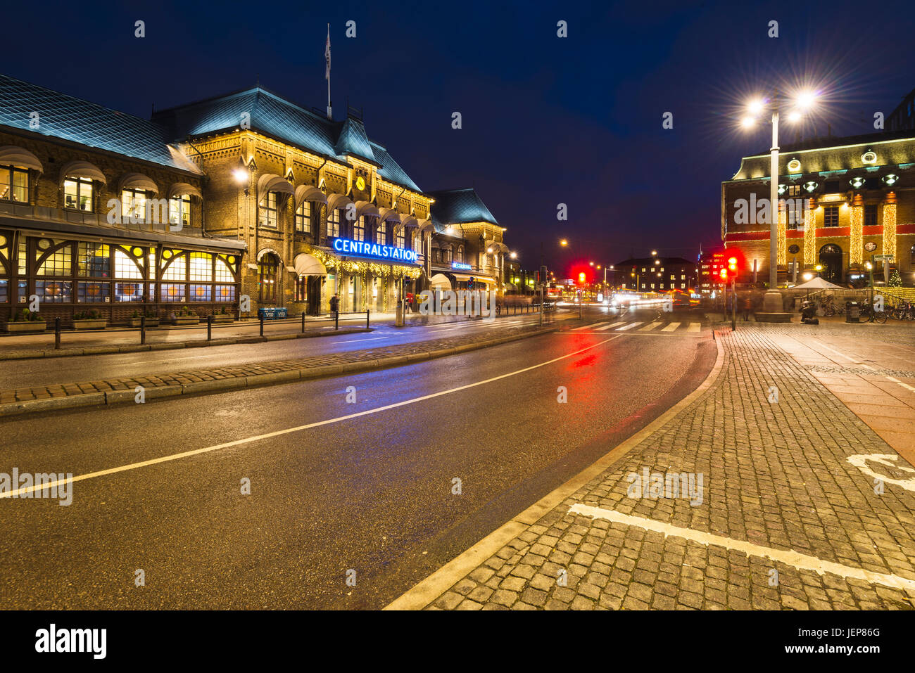 Stadtstraße in der Nacht Stockfoto