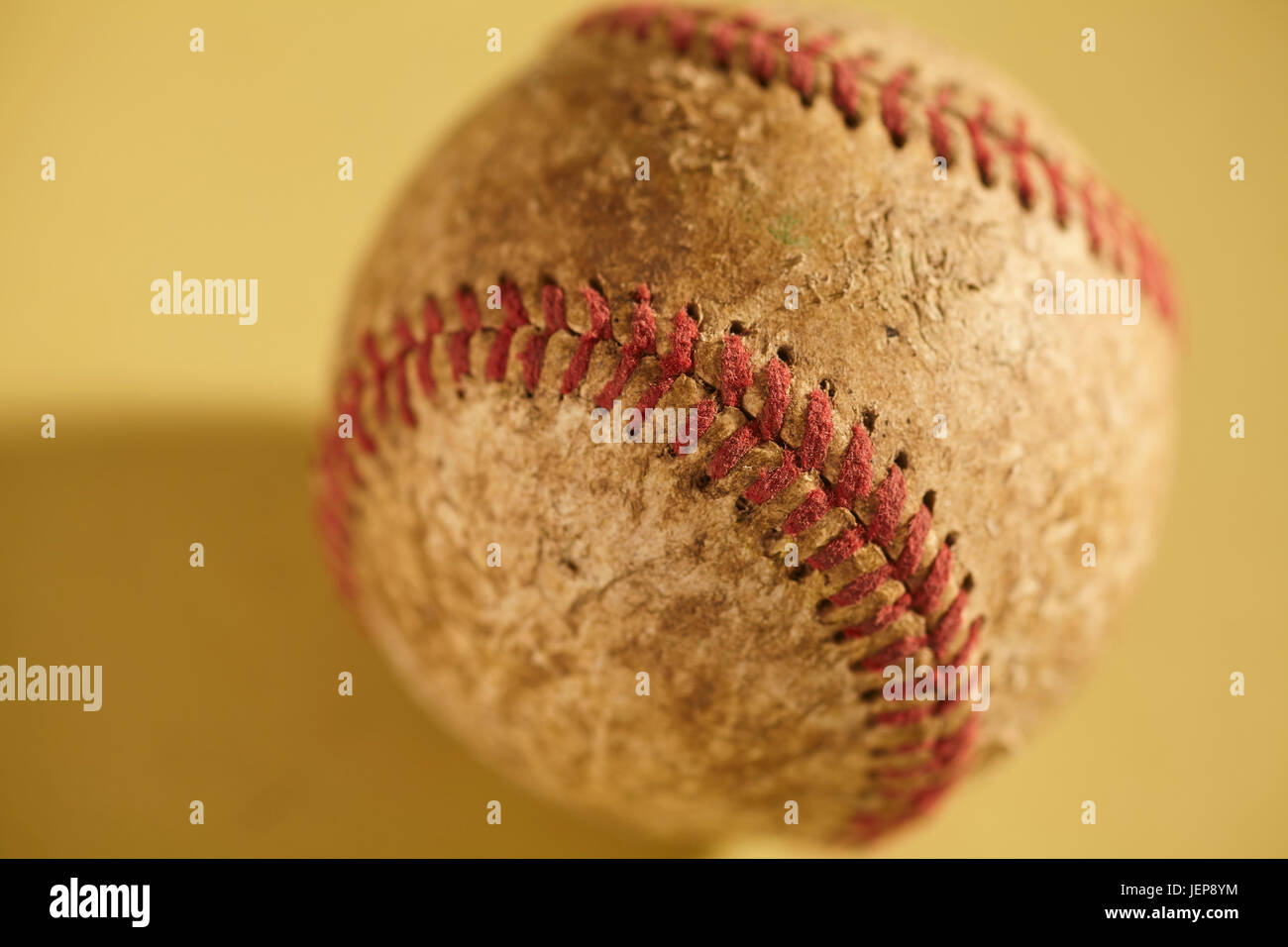 Ein abgenutzter baseball Stockfoto