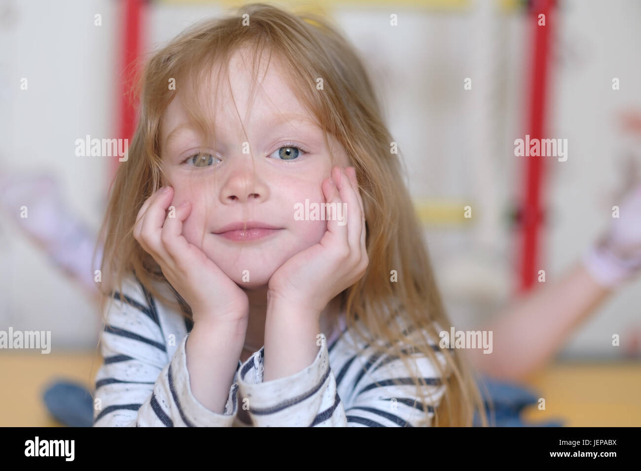 Porträt des kaukasischen kleines Mädchen Stockfoto