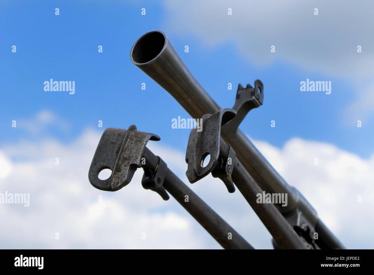 Nahaufnahme von Lauf und Stativ Beine ein leichtes Maschinengewehr Stockfoto