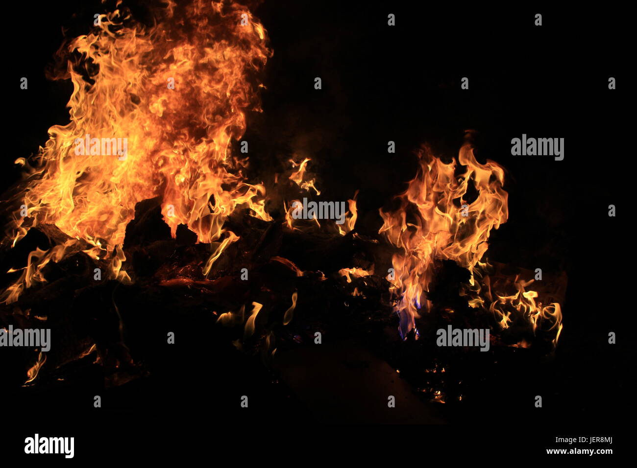 Unglaublich klare Qualität Foto von einem wütenden Feuer. Stockfoto