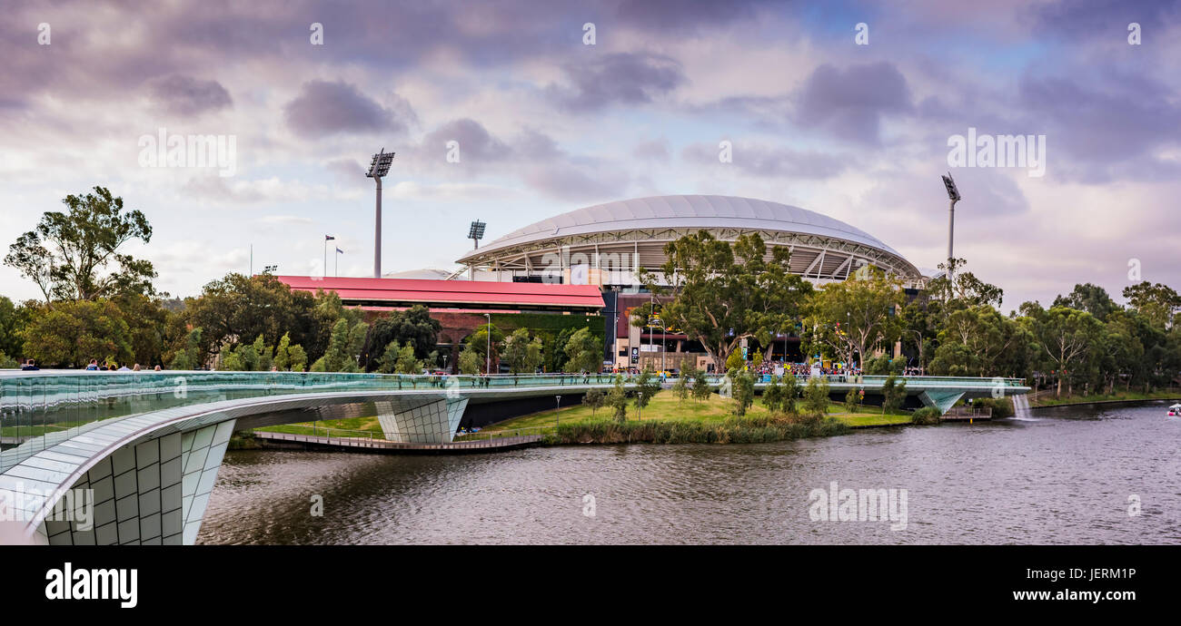 River Torrens Fußgängerbrücke in Adelaide South Australia Stockfoto