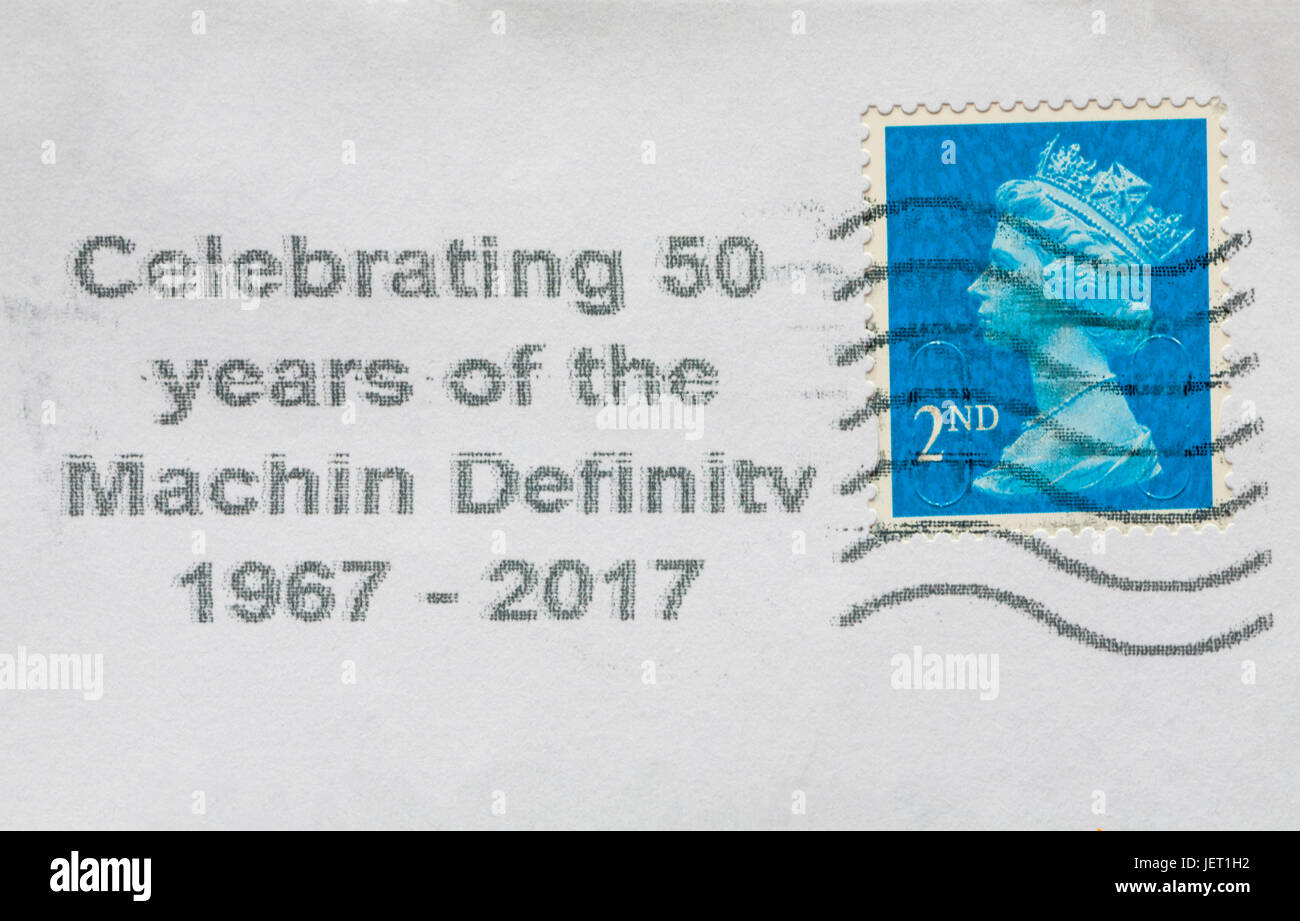 Wir feiern 50 Jahre der Machin Definitive 1967 - 2017 mit 2. Klasse Briefmarke frankiert auf Umschlag gestempelt Stockfoto