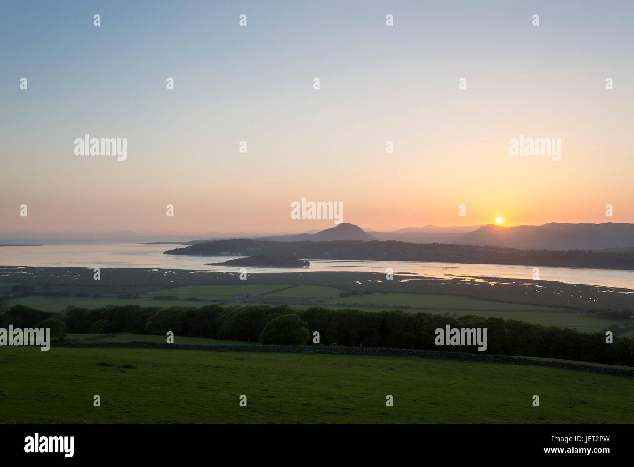 Sonnenuntergang über dem Dwyryd Mündung in der Nähe von Portmeirion und Porthmadog in Nord-Wales. Stockfoto