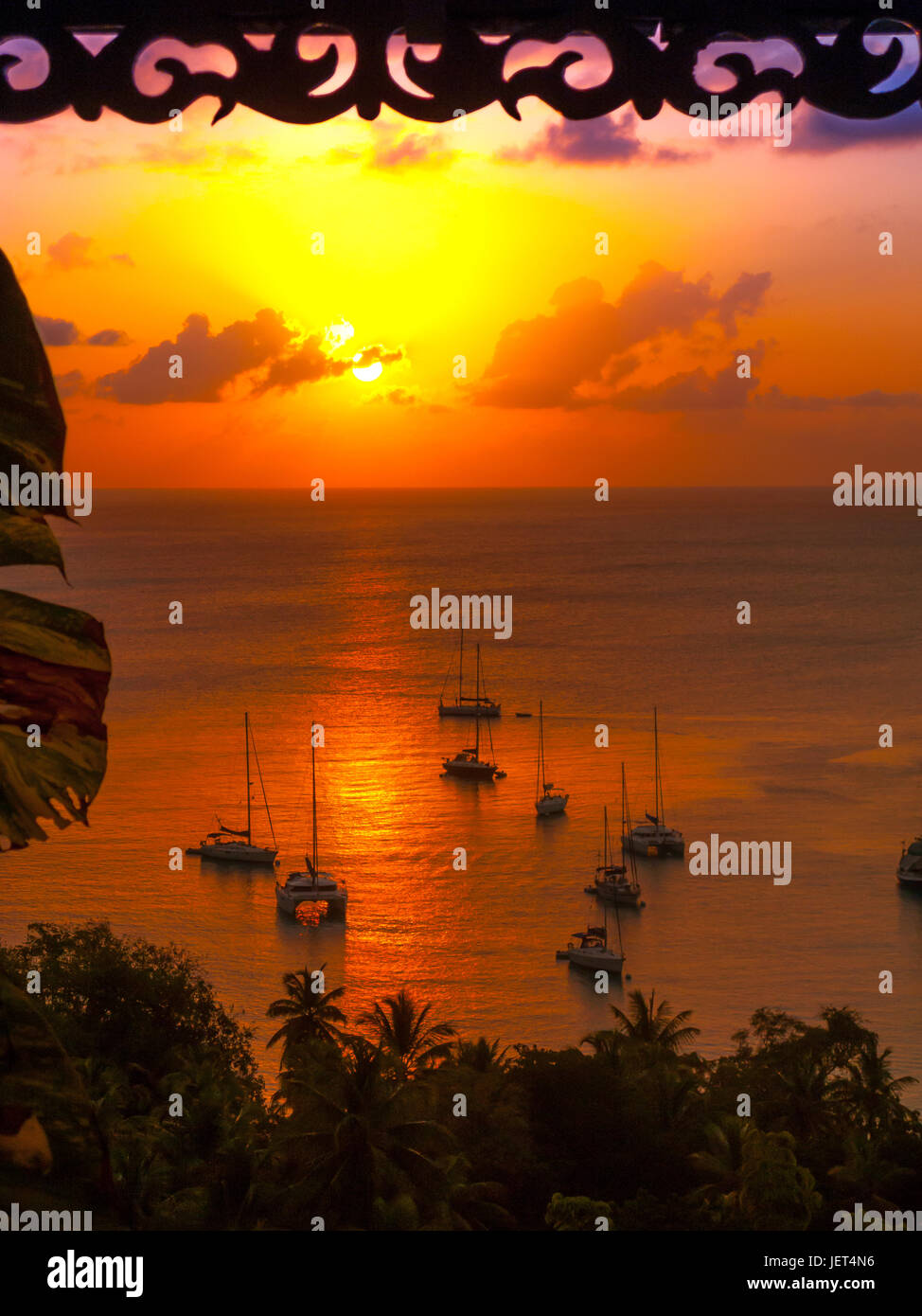 Intensiven Sonnenuntergang, Mustique, St. Vincent und die Grenadinen Stockfoto