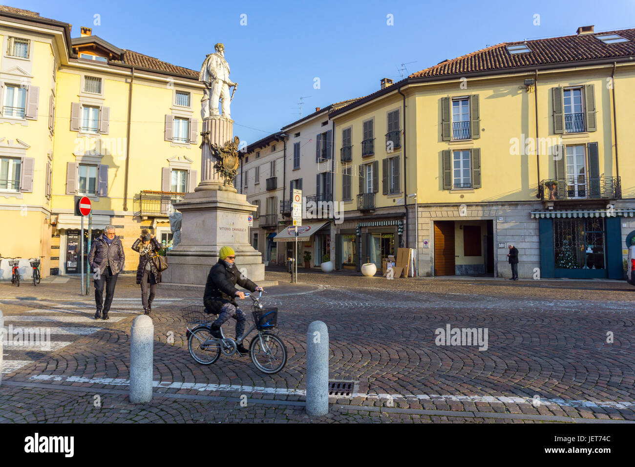 Italien, Lombardei, Lodi, Vittorio Emanuele II-Denkmal auf der Piazza Castello Stockfoto