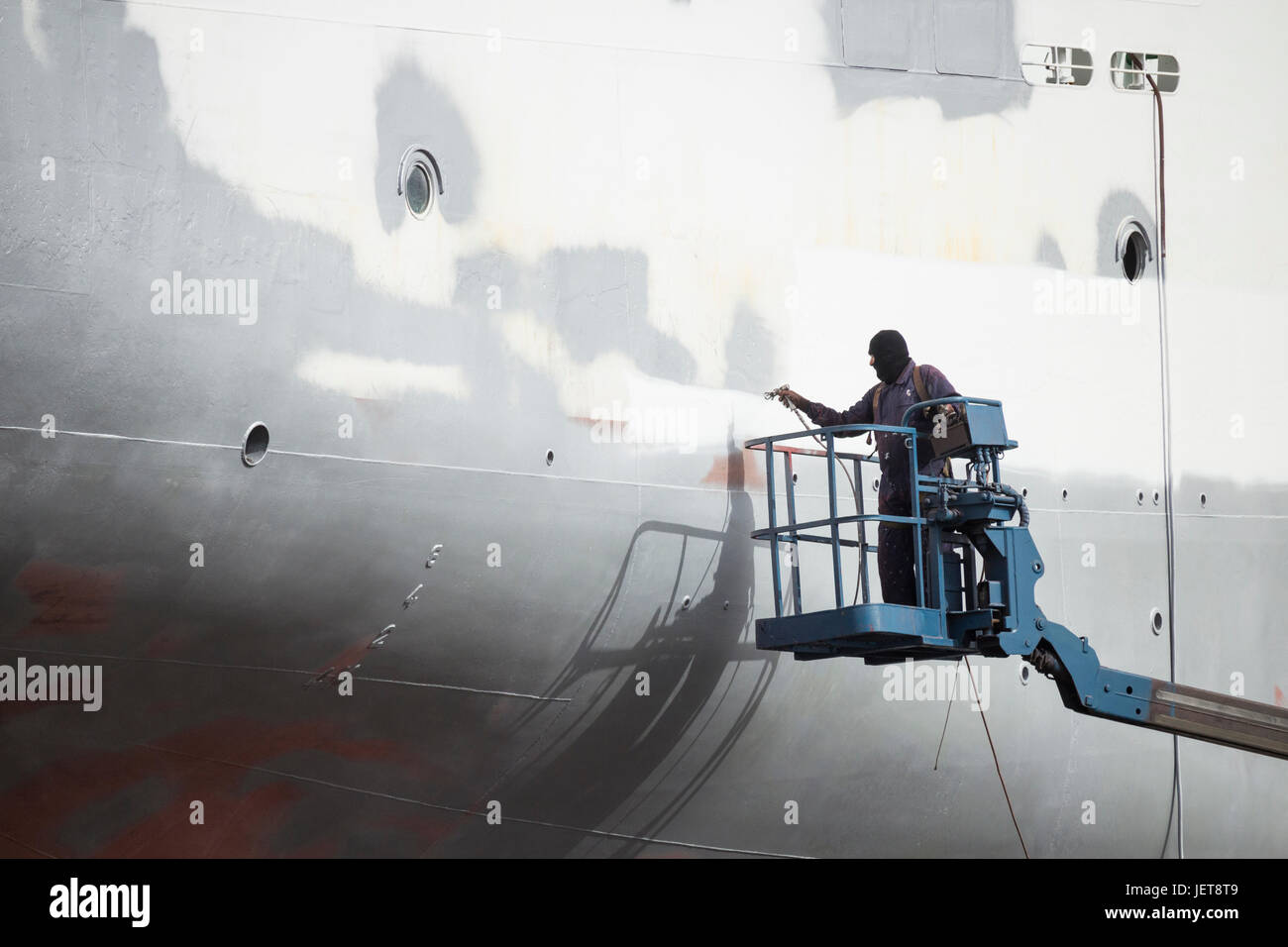 Japanischen Fischtrawler wird neu lackiert im Trockendock im Hafen von Las Palmas auf Gran Canaria, Kanarische Inseln Stockfoto